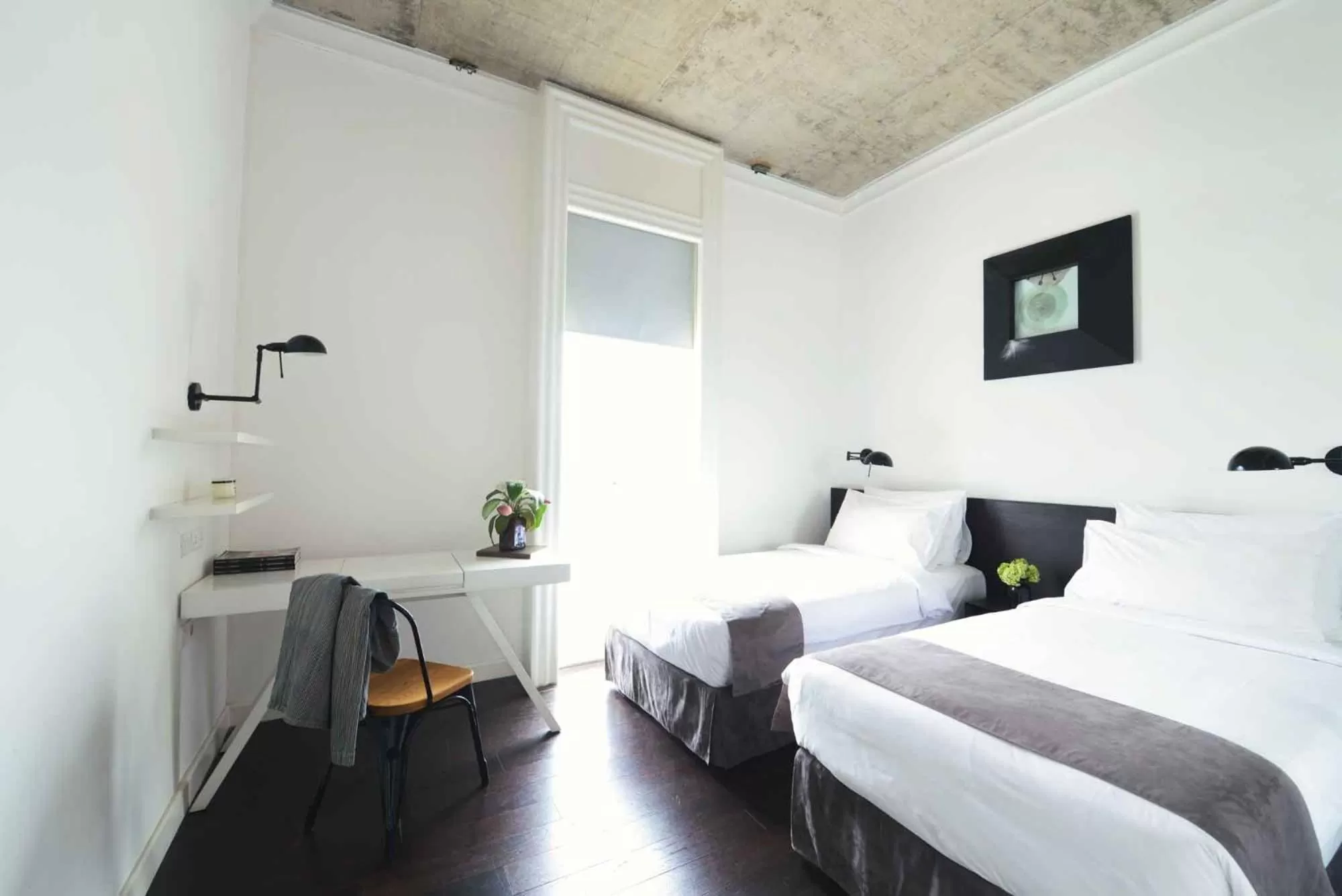 Bedroom, Bed in Morrissey Hotel