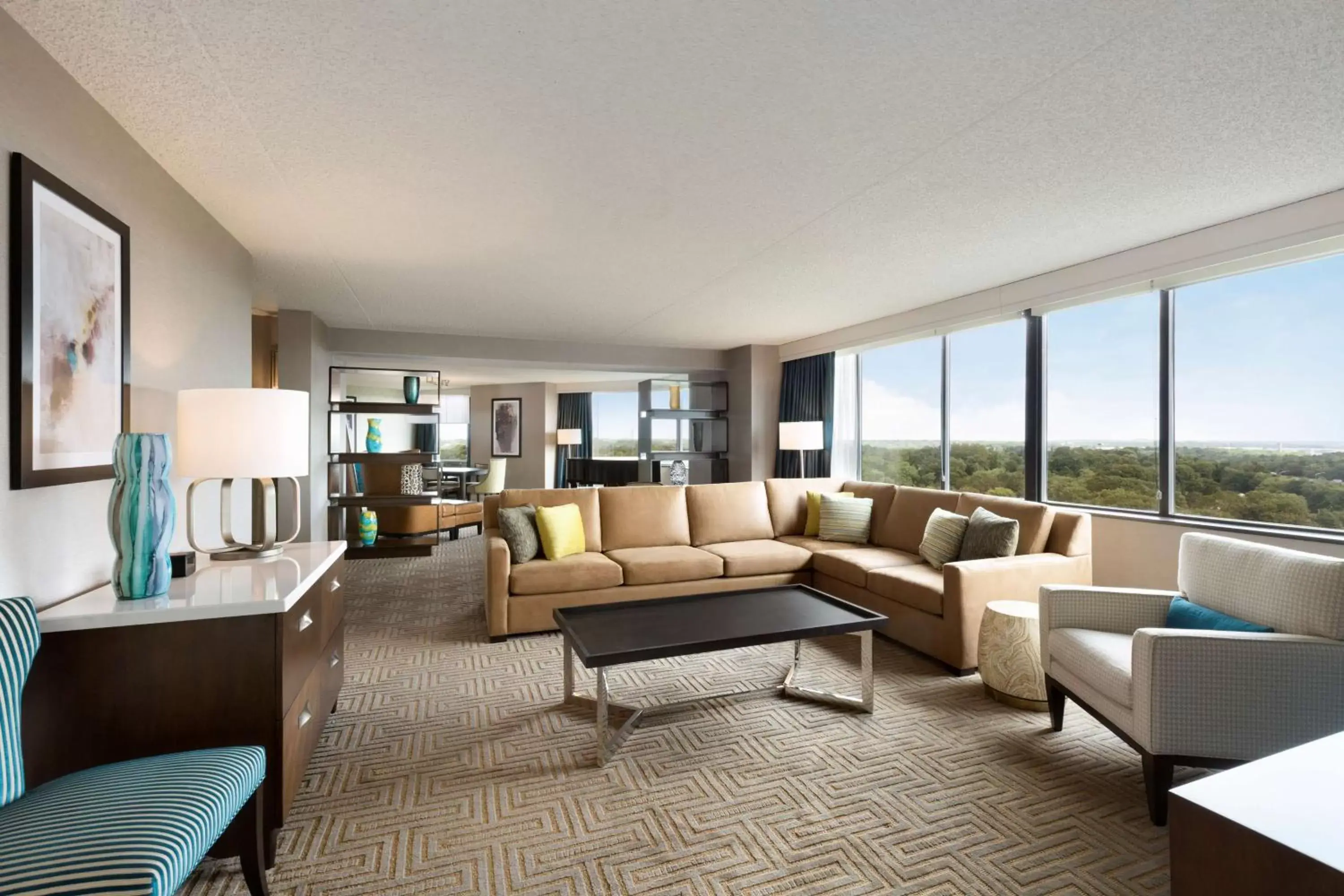 Living room, Seating Area in Hilton East Brunswick