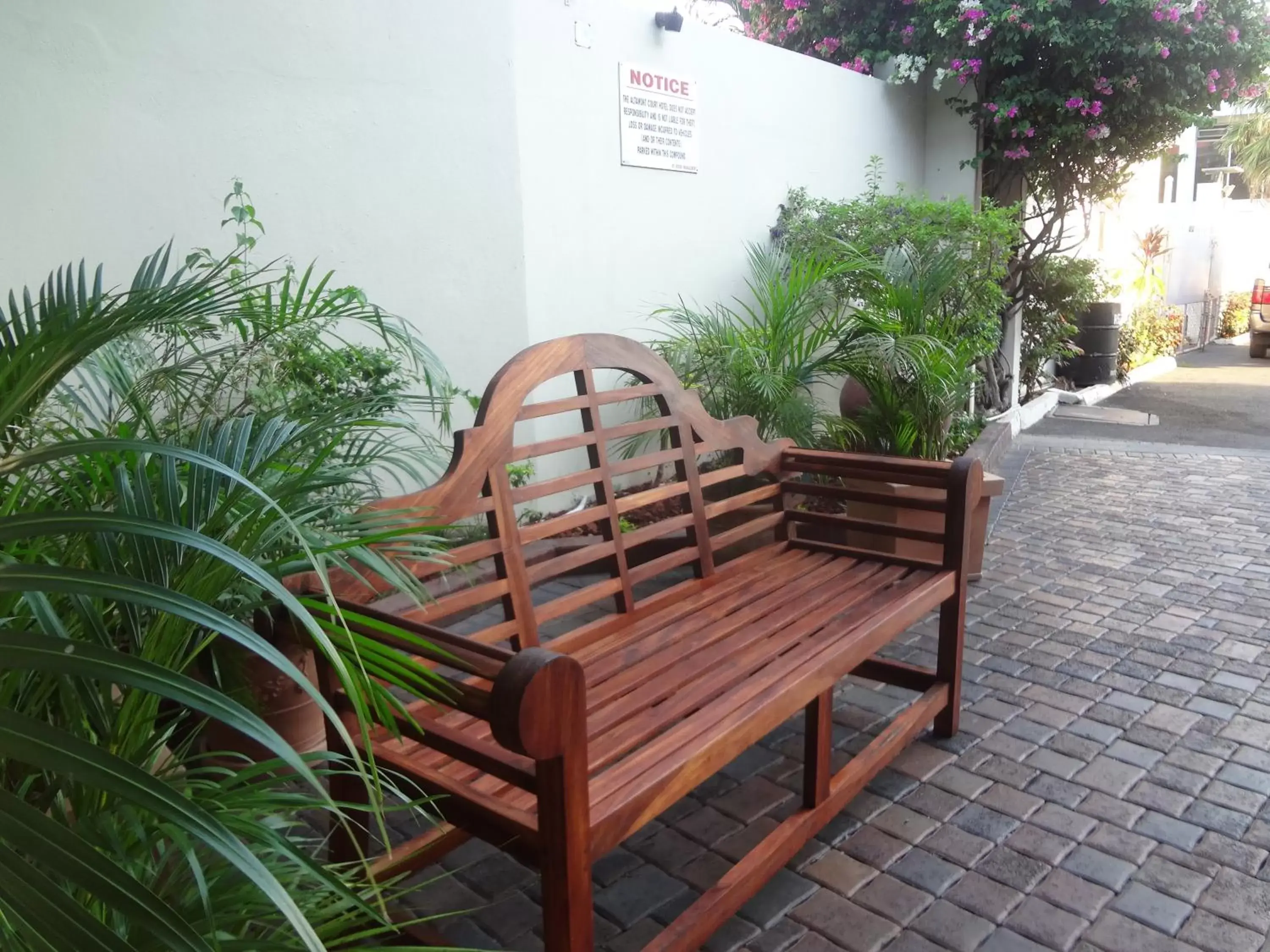 Patio, Patio/Outdoor Area in Altamont Court Hotel