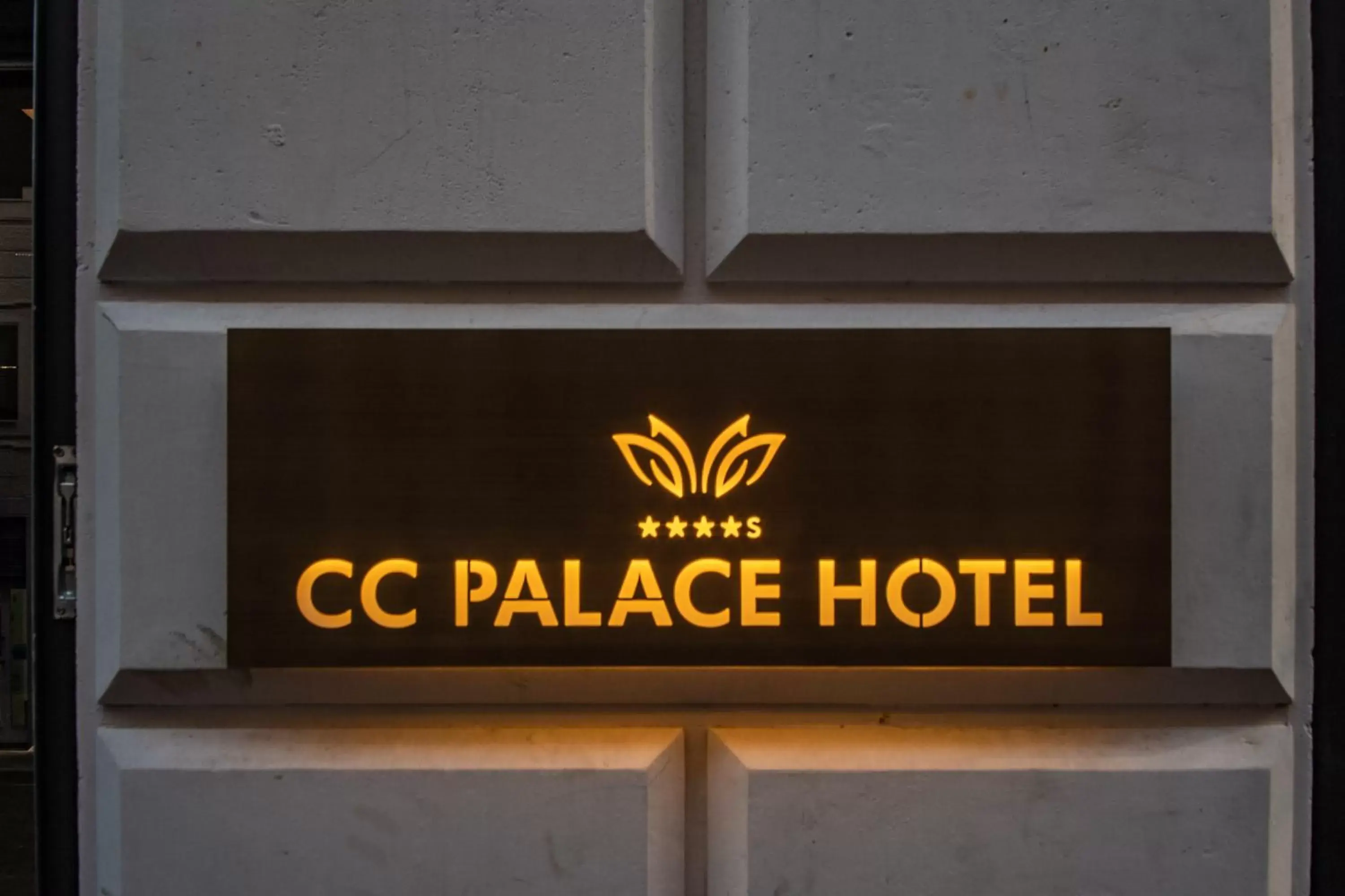 Property logo or sign in CC Palace Hotel