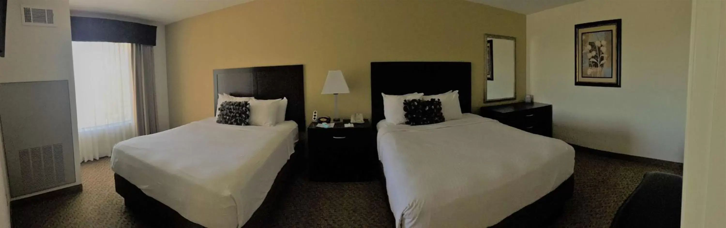 Bathroom, Bed in Best Western Plus Valdosta Hotel & Suites