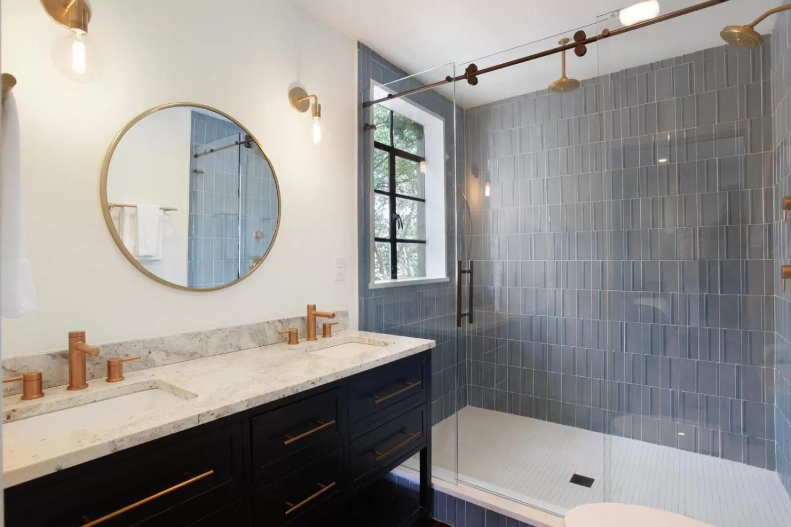 Bathroom in The Present Hotel
