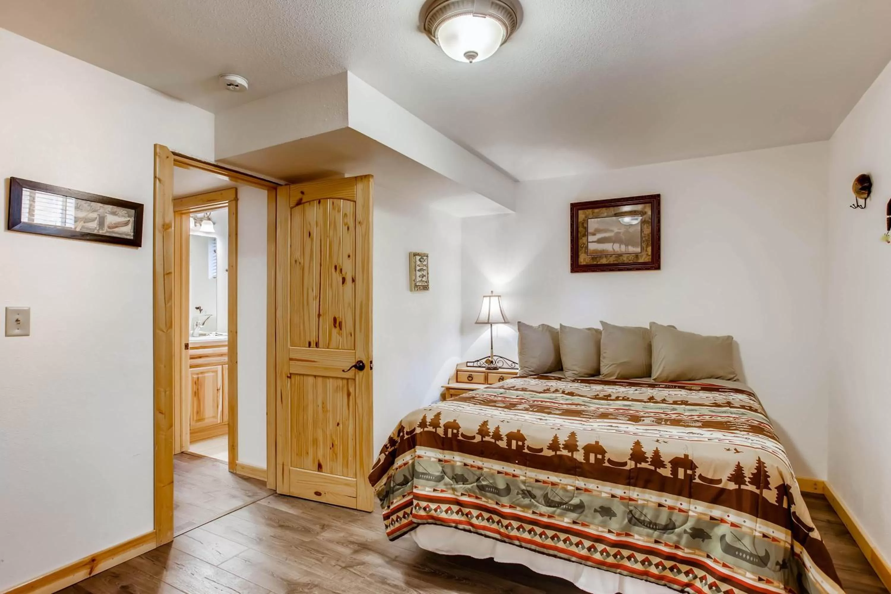 Bed in Estes Park Condos