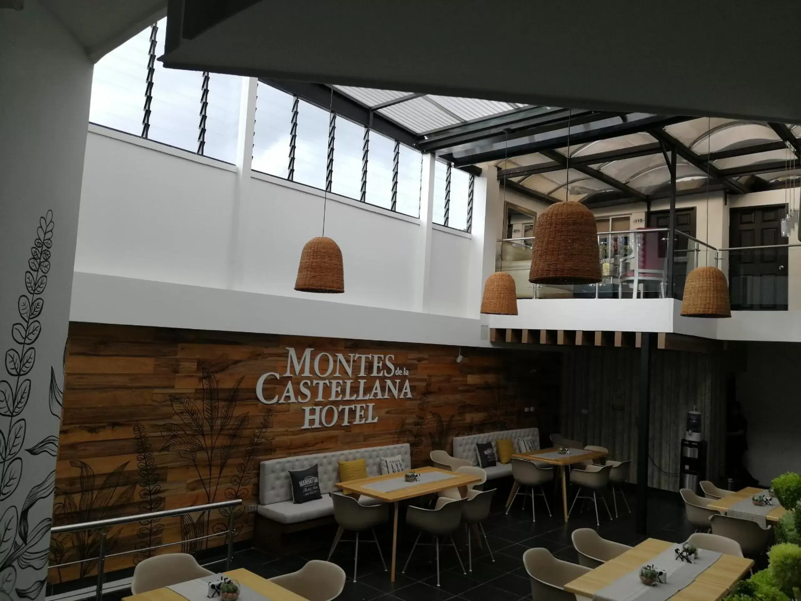 Restaurant/Places to Eat in Hotel Montes De La Castellana