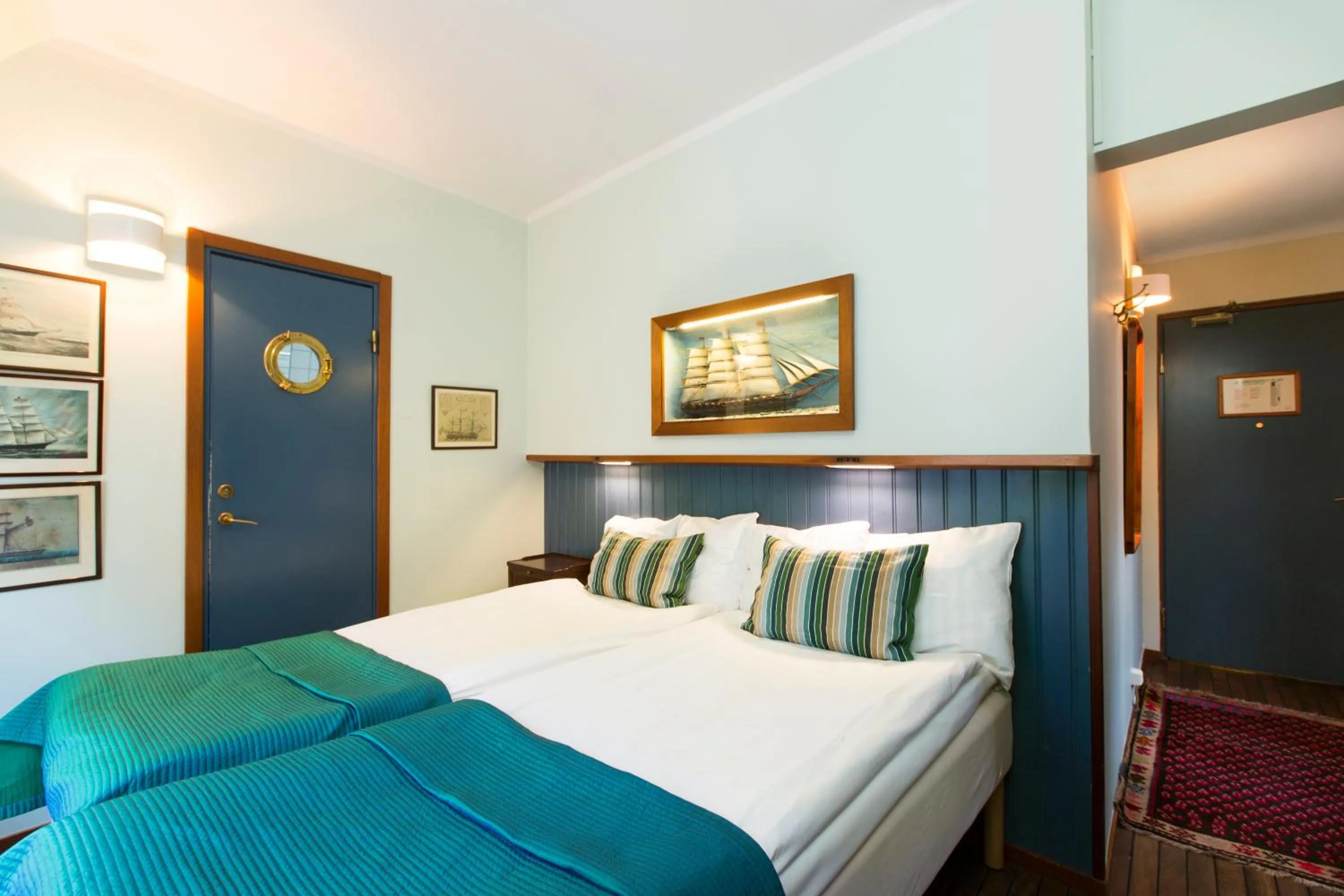 Bedroom, Bed in Lord Nelson Hotel