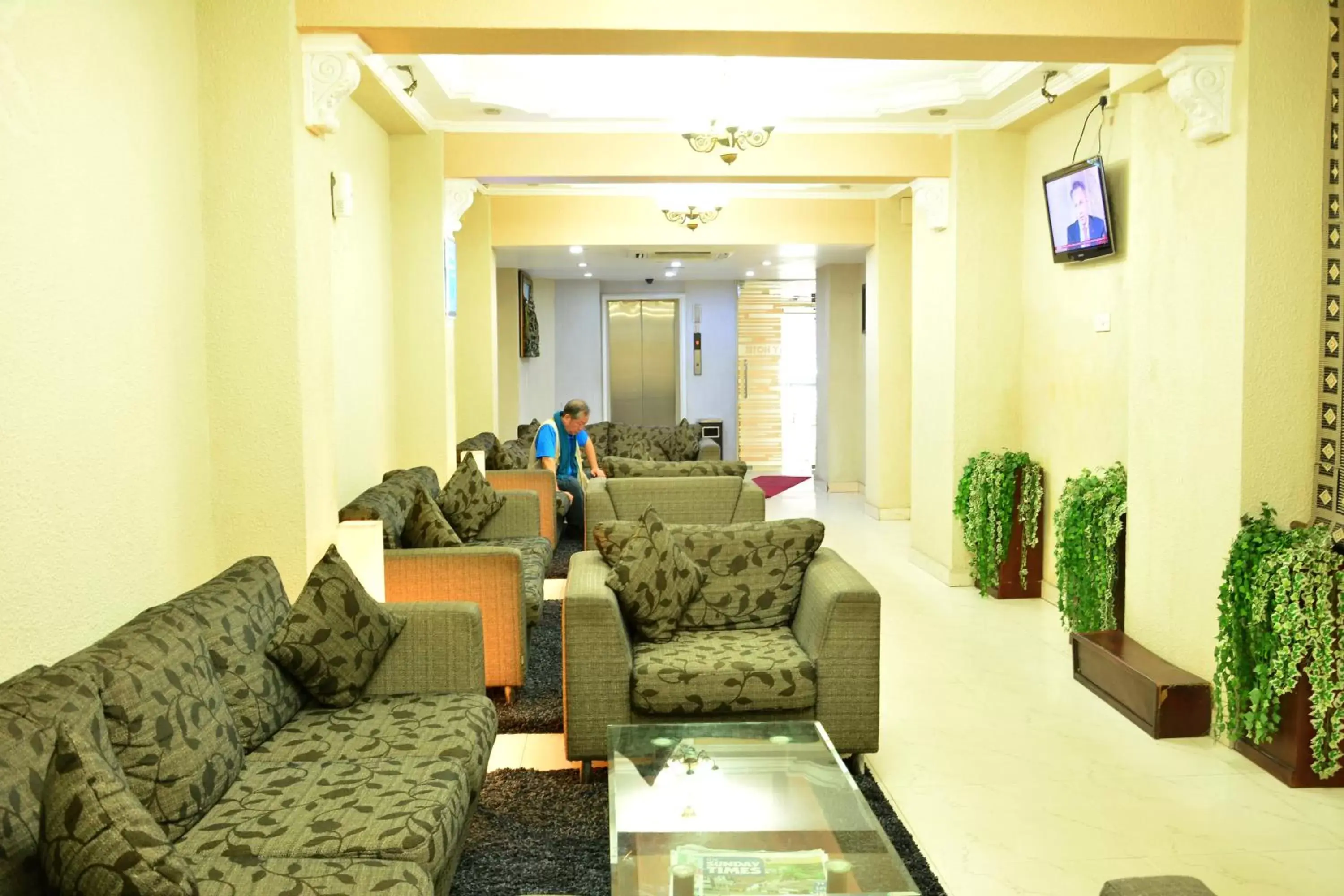 Lobby or reception, Seating Area in Pearl City Hotel