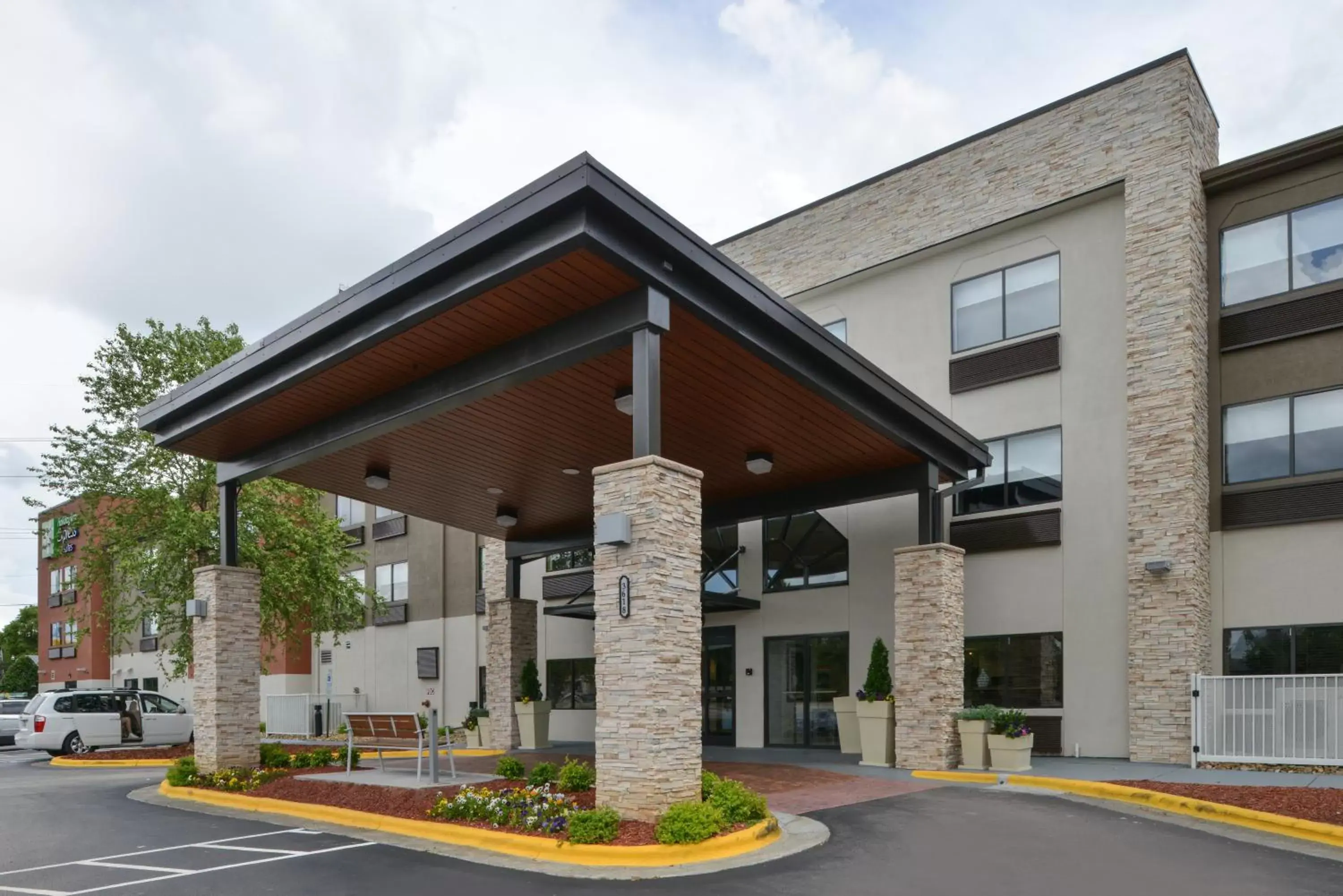 Property Building in Holiday Inn Express & Suites Raleigh NE - Medical Ctr Area, an IHG Hotel