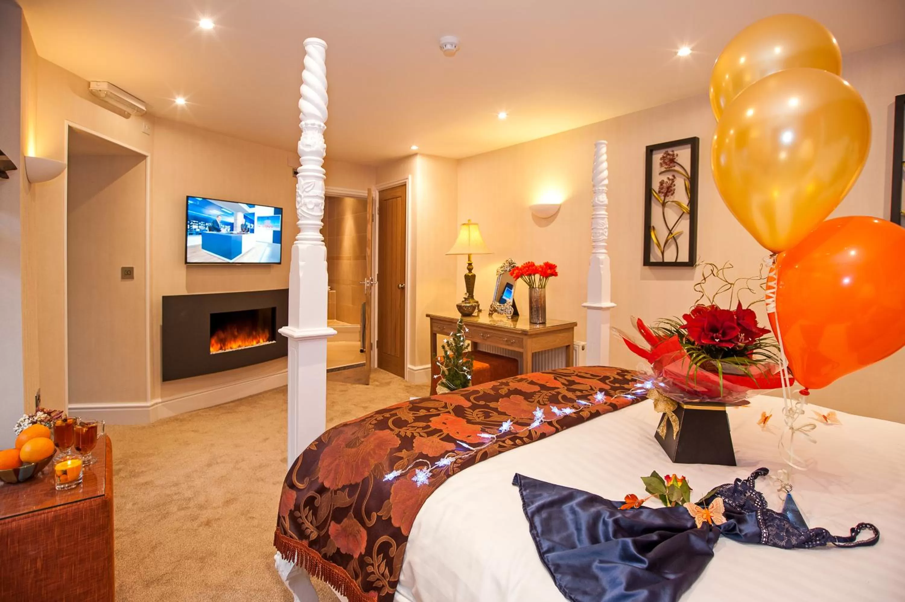 Luxury King Size Double with Spa Bath - Ti Amo Suite in Windermere Boutique Hotel Spa Suites & Hot Tubs