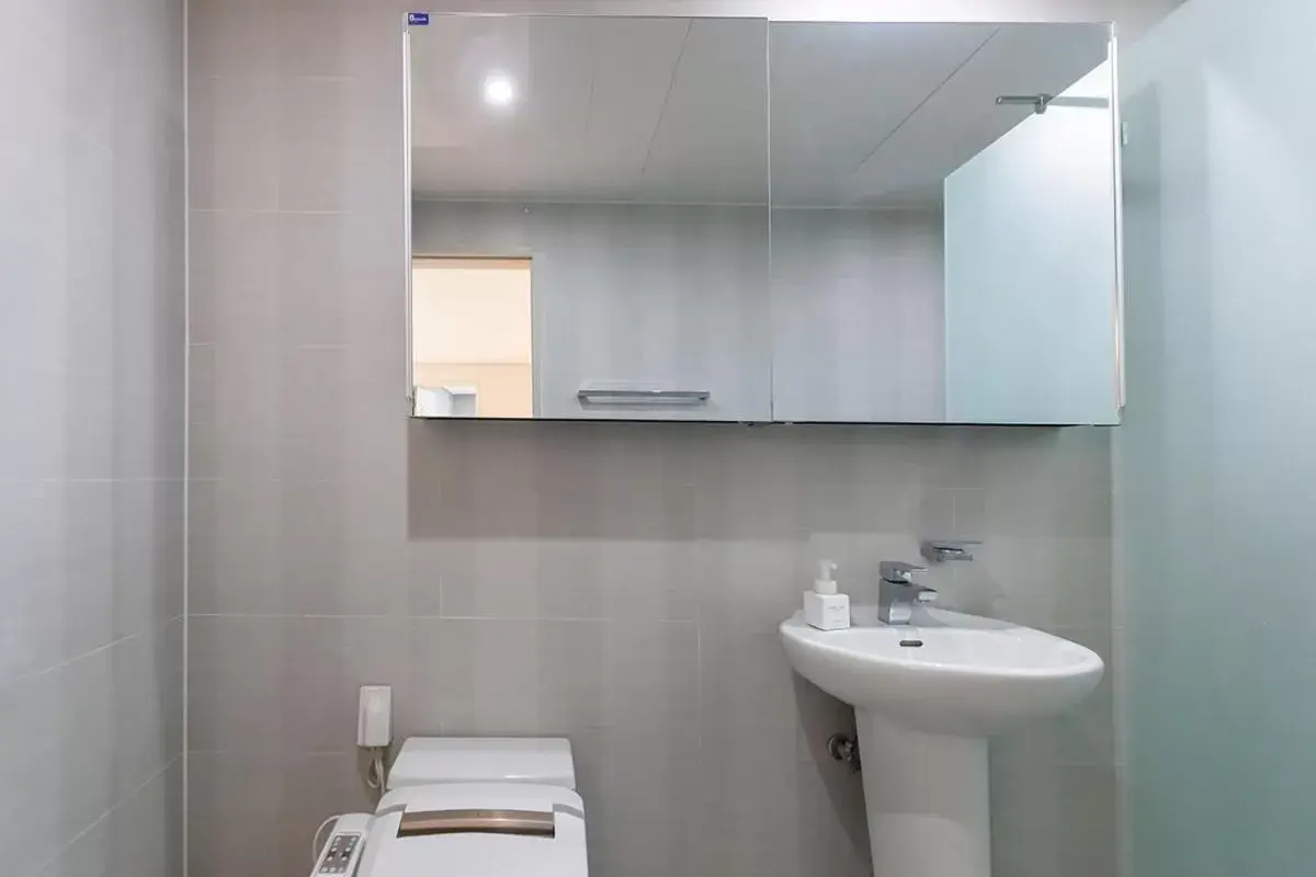 Bathroom in Seomyeon Brown-dot hotel Gold