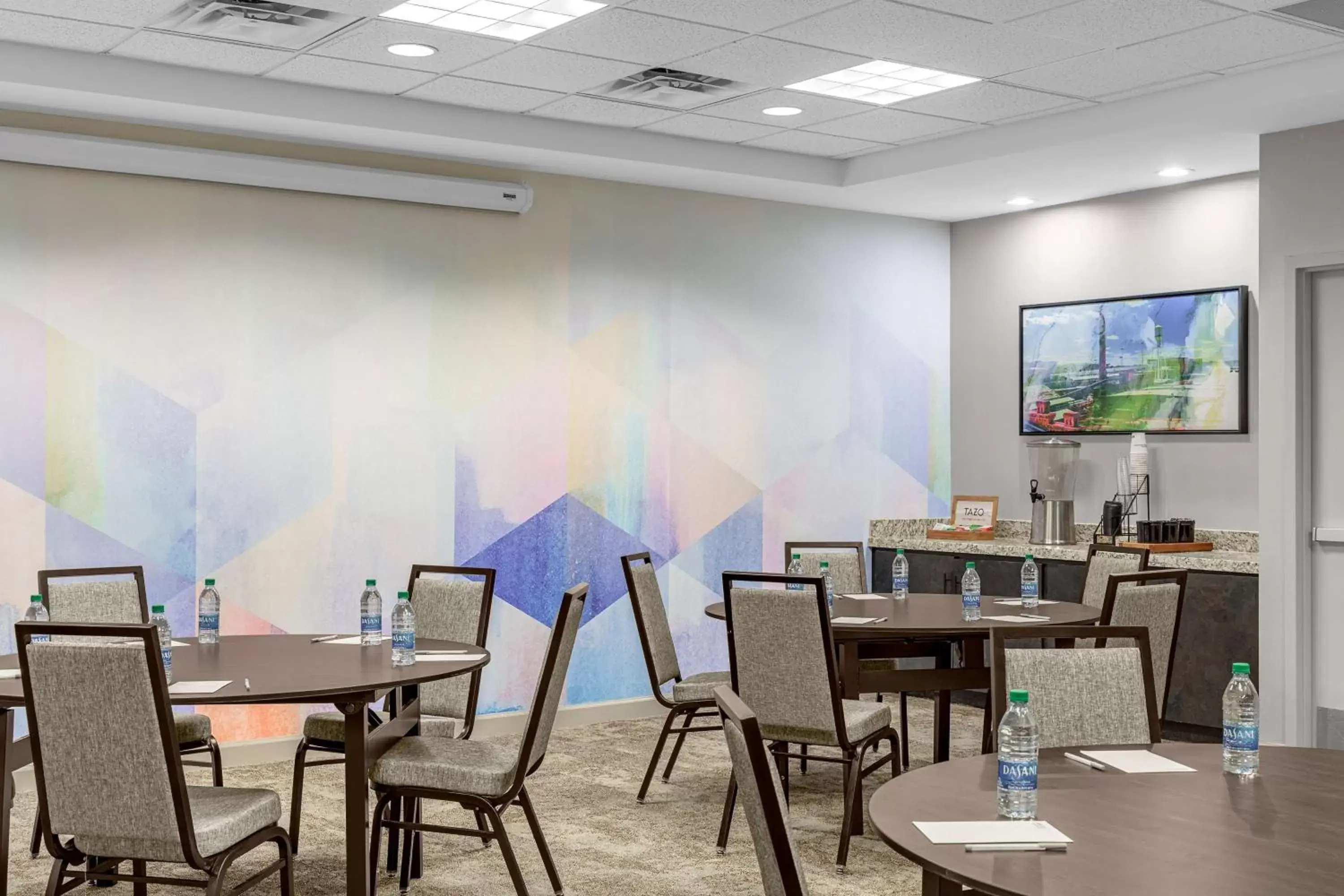 Meeting/conference room, Restaurant/Places to Eat in Hilton Garden Inn Raleigh Durham Airport