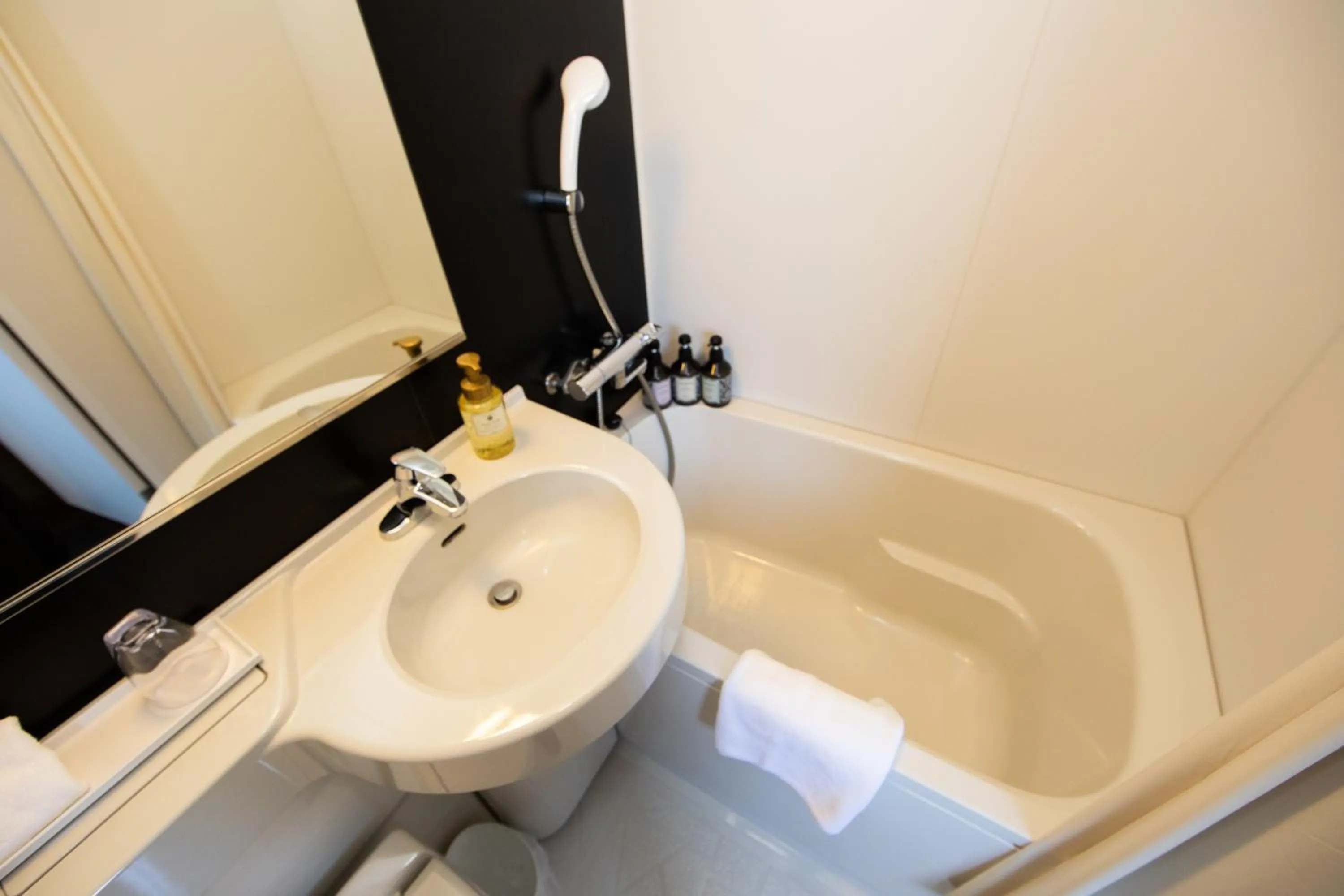 Bathroom in Quintessa Hotel Osaka Shinsaibashi Comic & Books