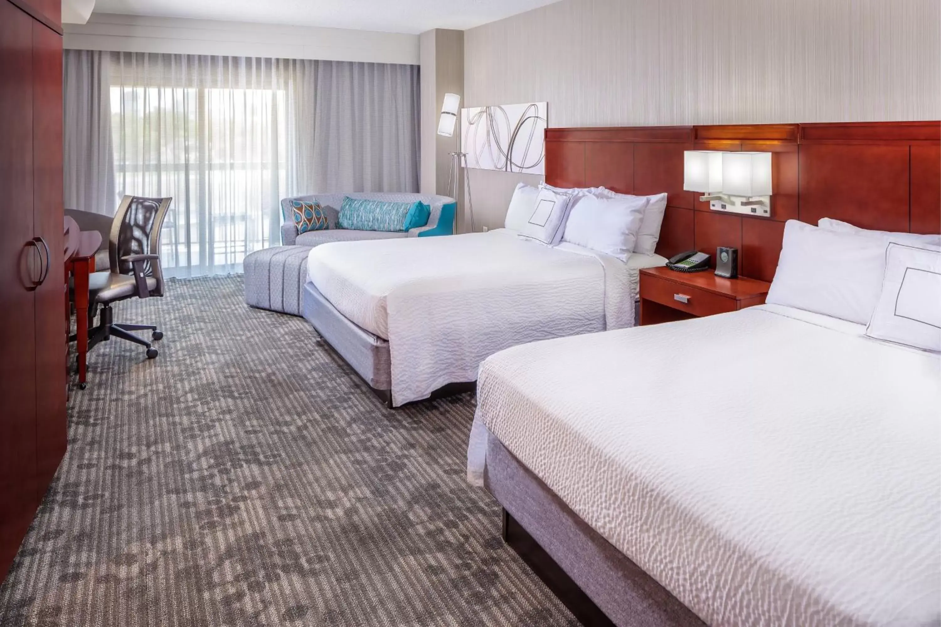 Photo of the whole room, Bed in Courtyard by Marriott Houston Medical Center/NRG Park