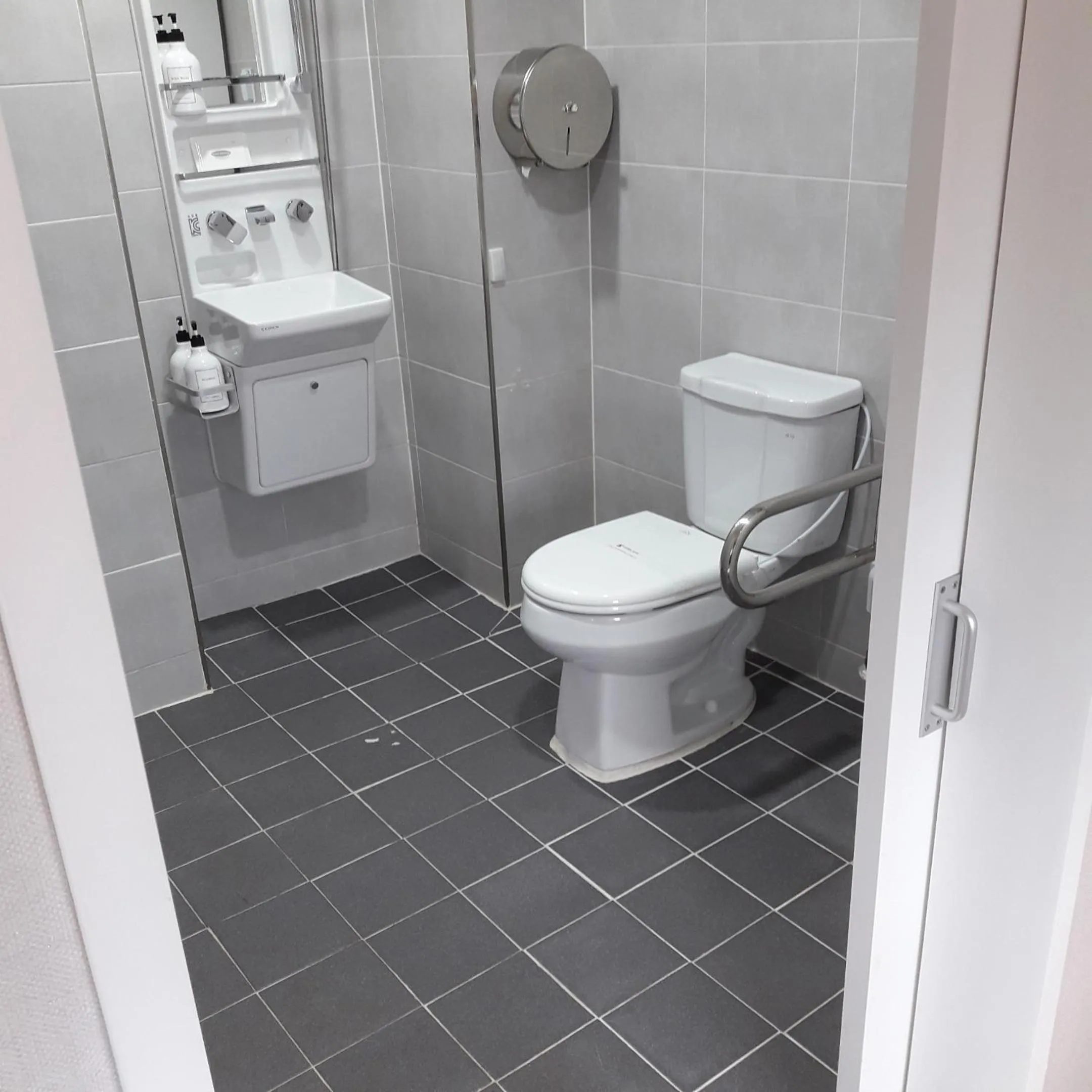 Facility for disabled guests in Ehwa In Myeongdong