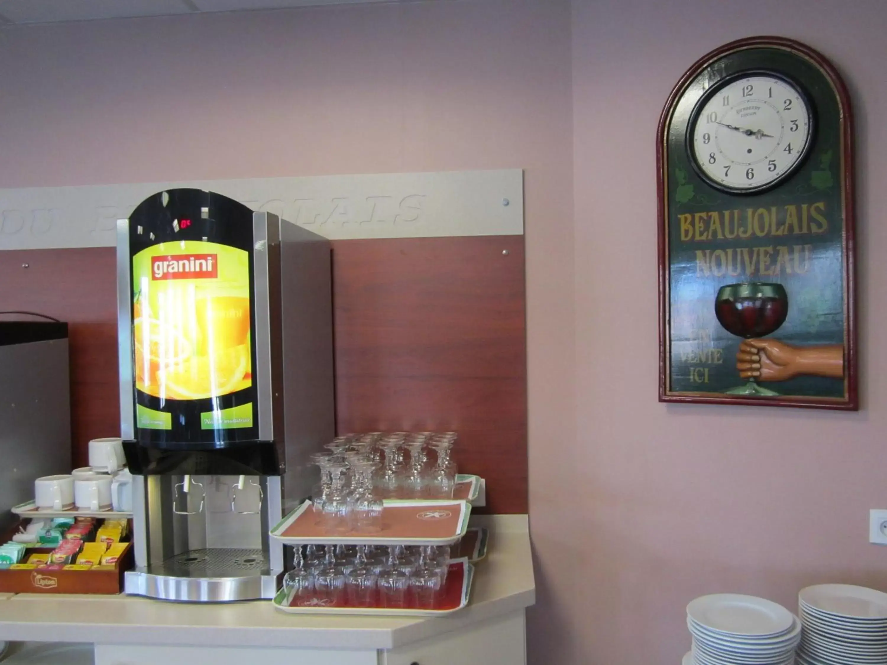 Food and drinks in Hôtel Belleville, Villefranche-sur-Saône Nord (Ex Inter-Hotel)