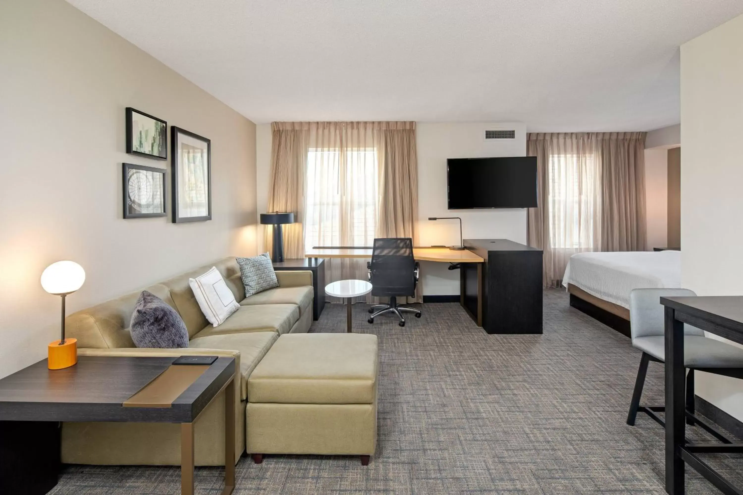 Photo of the whole room, Seating Area in Residence Inn by Marriott Whitby