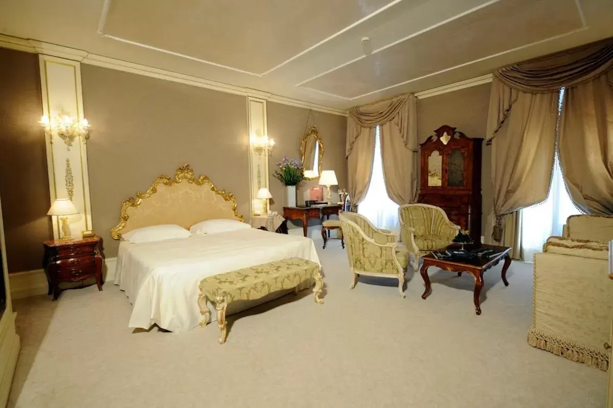 Bed in Ca' Sagredo Hotel