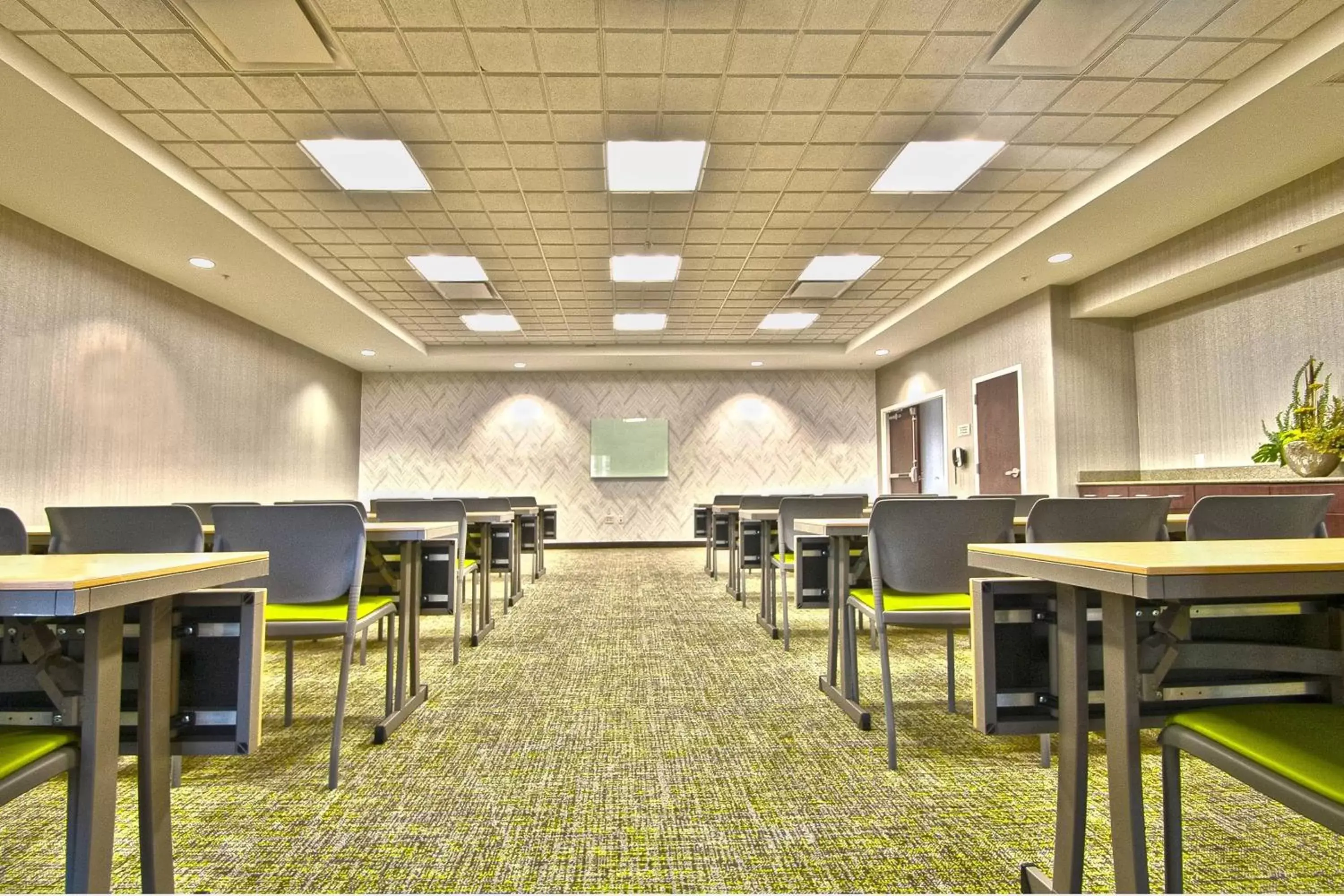 Meeting/conference room in SpringHill Suites Louisville Airport