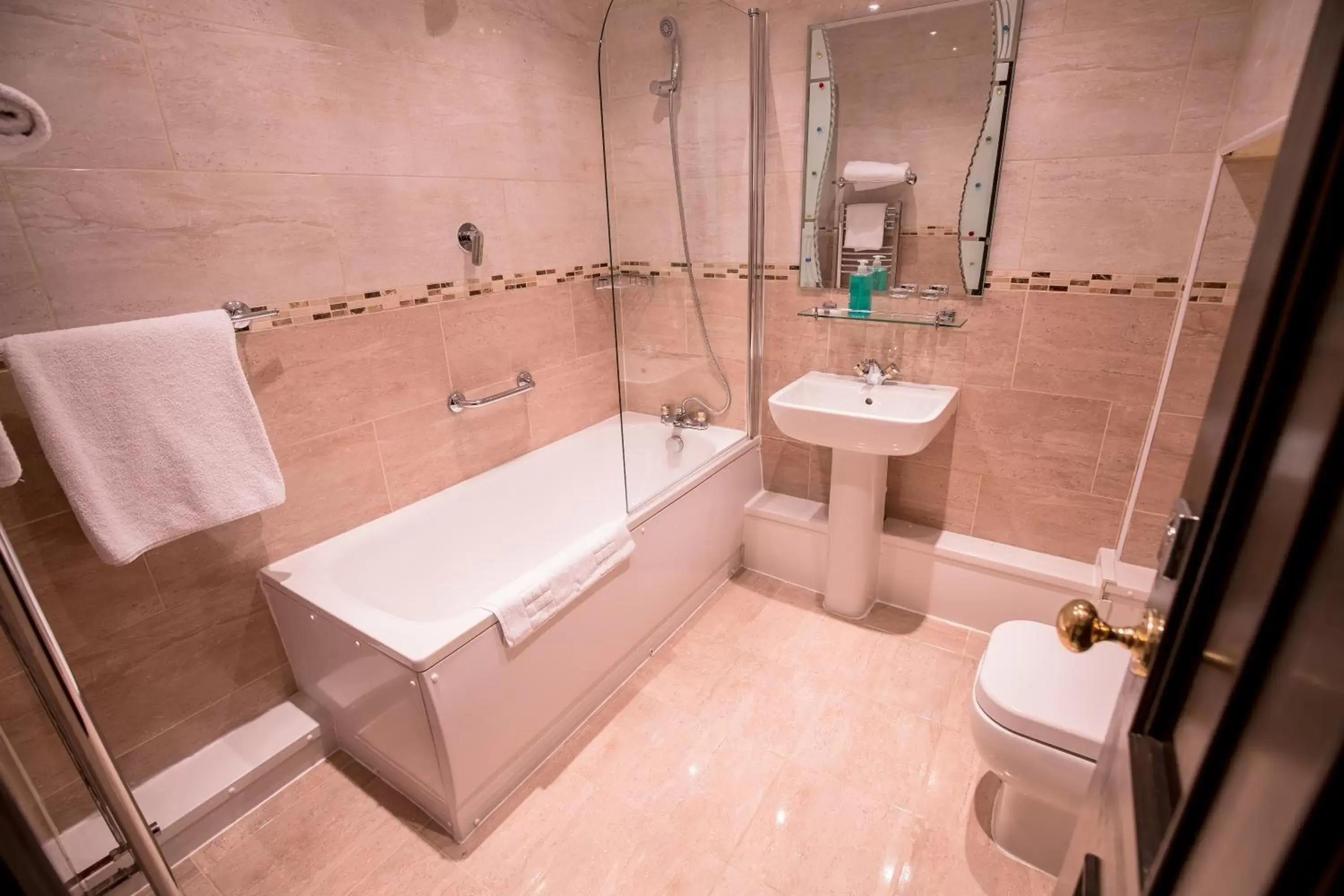 Shower, Bathroom in Harefield Manor Hotel