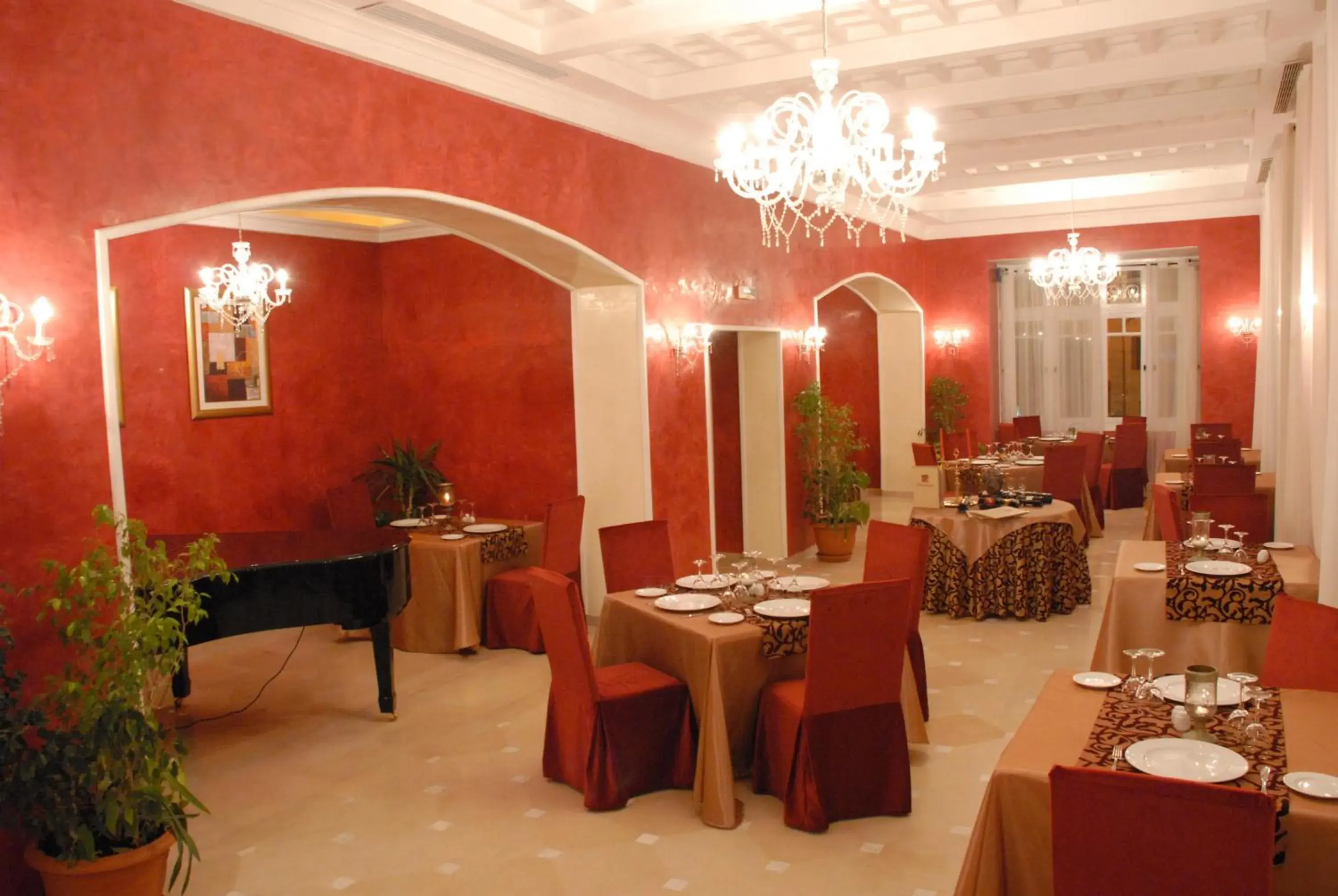 Restaurant/Places to Eat in Diar Lemdina Hotel