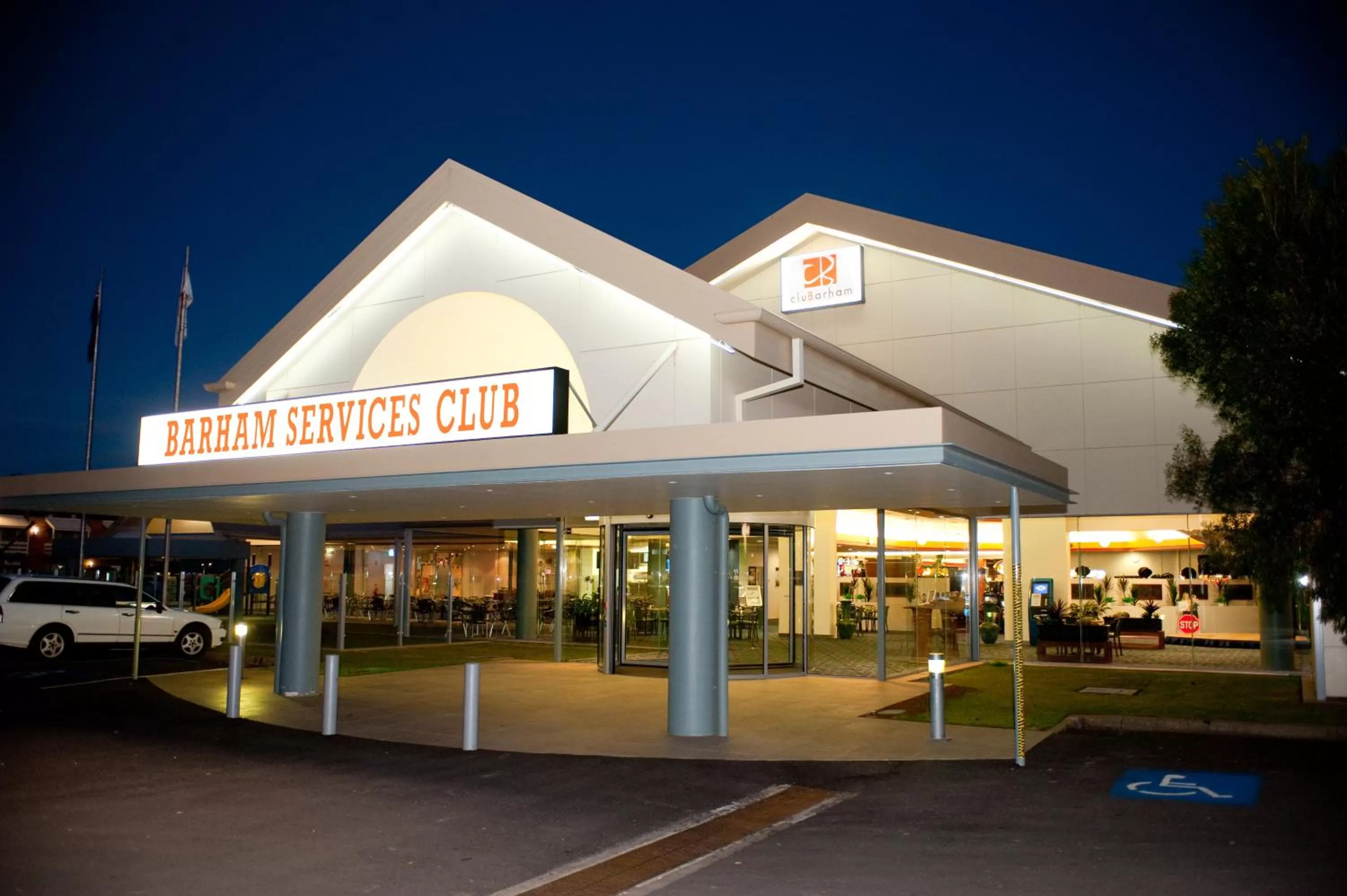 Property building in Comfort Inn Clubarham