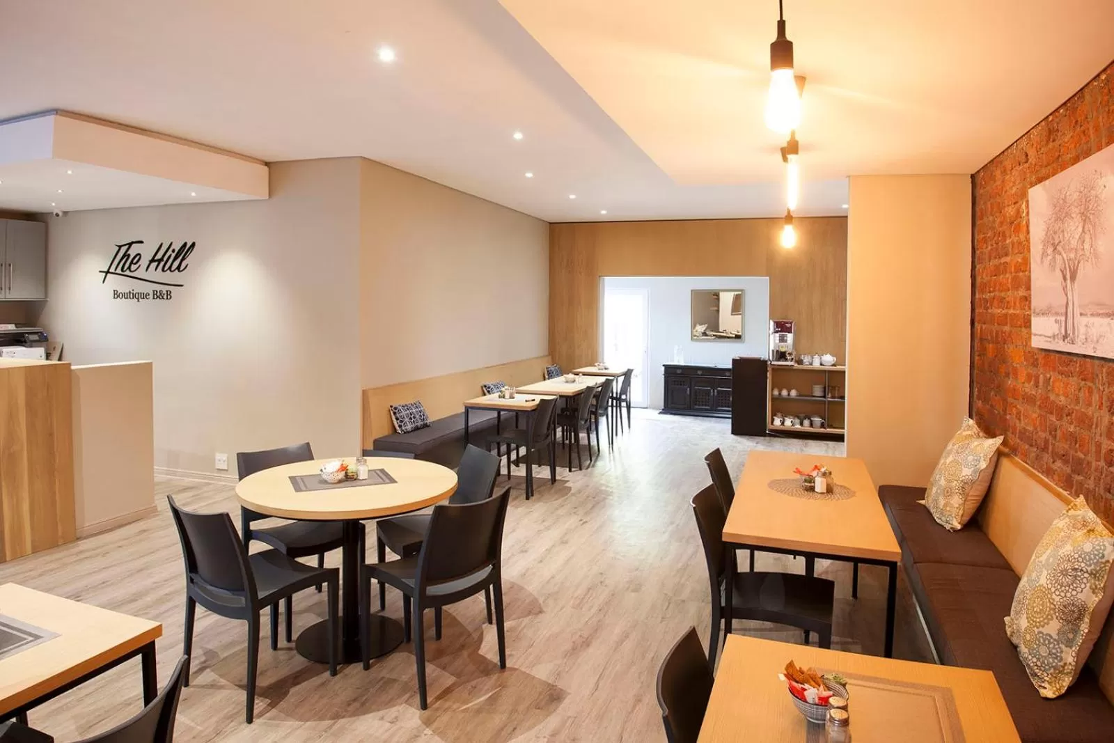 Breakfast in The Hill Boutique Bed & Breakfast