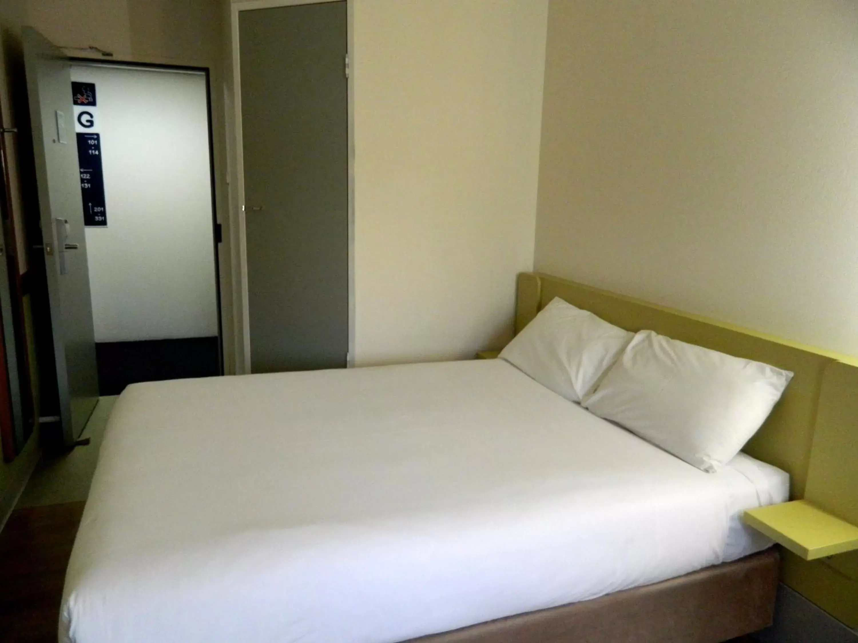 Bed in ibis Budget - Melbourne Airport