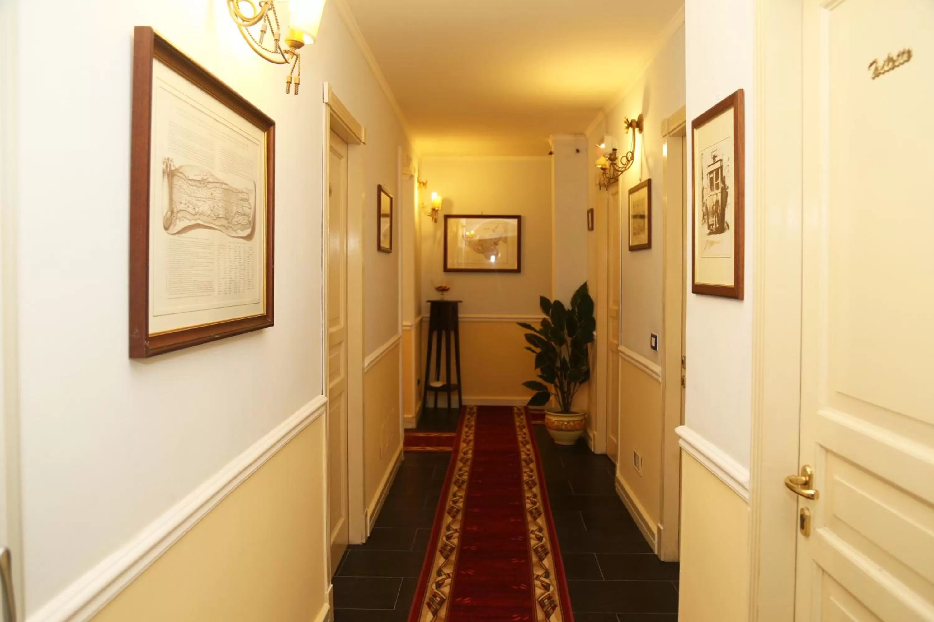 Photo of the whole room in Hotel Sangiuliano 132 centro storico Catania