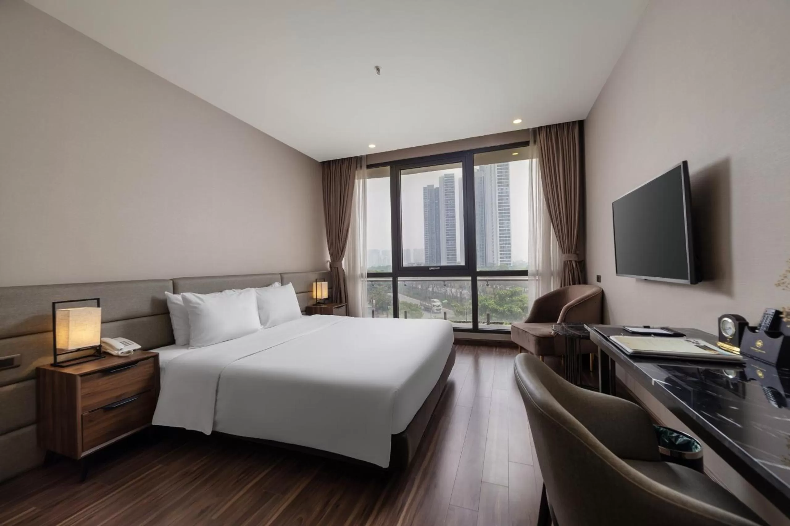 Bedroom in Western Skyline Hotel