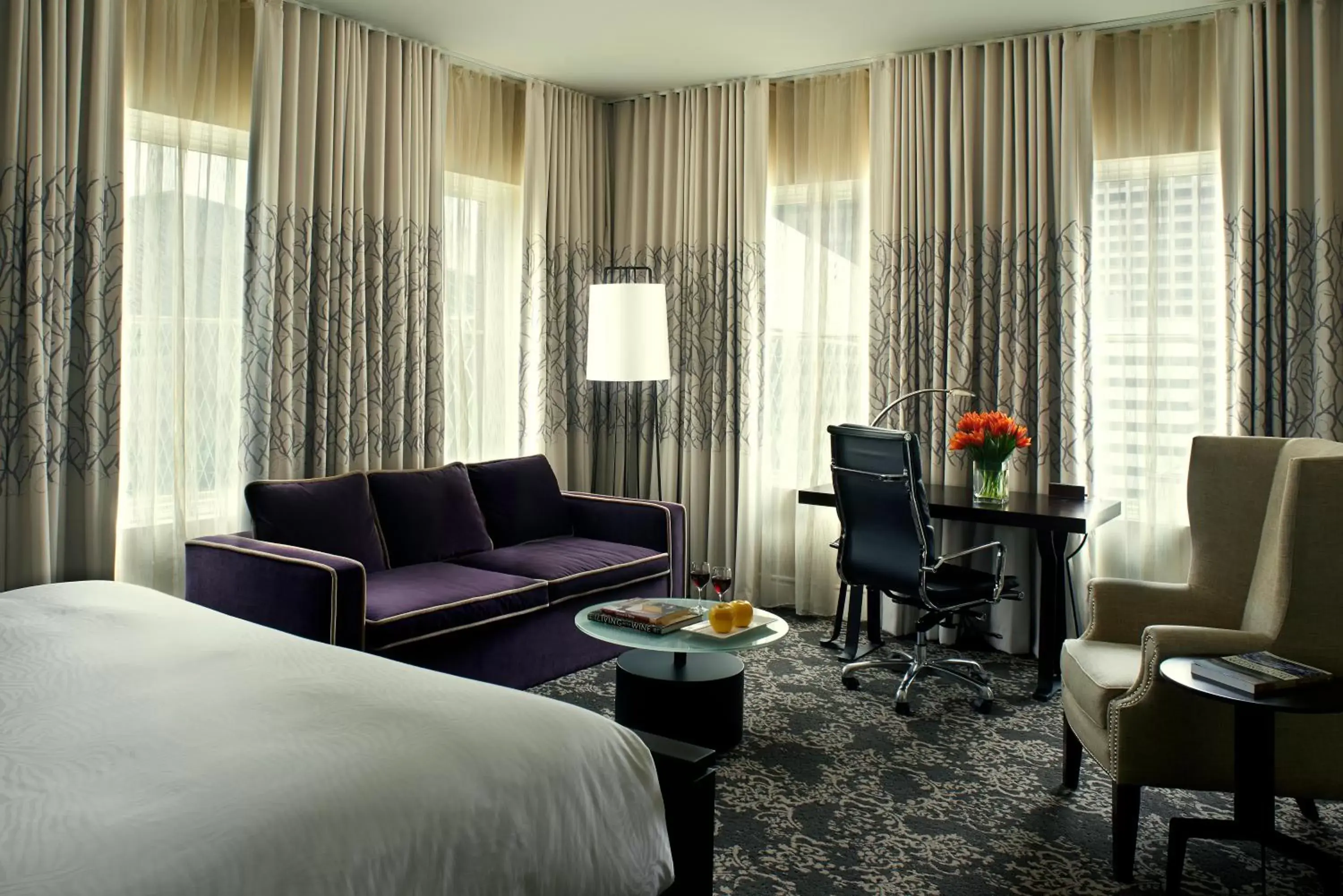 Photo of the whole room, Seating Area in Kimpton Hotel Vintage Seattle, an IHG Hotel