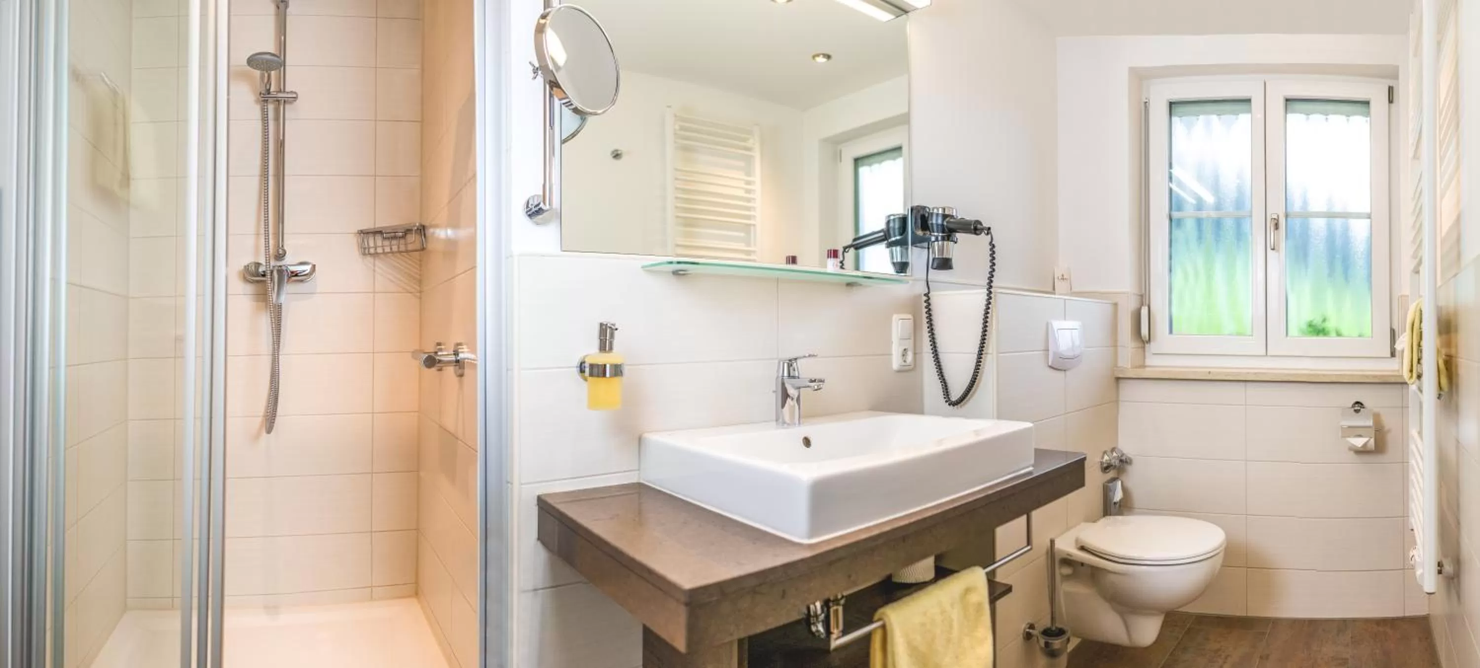 Shower in Hotel Steffl Garni inkl Chiemgau Karte