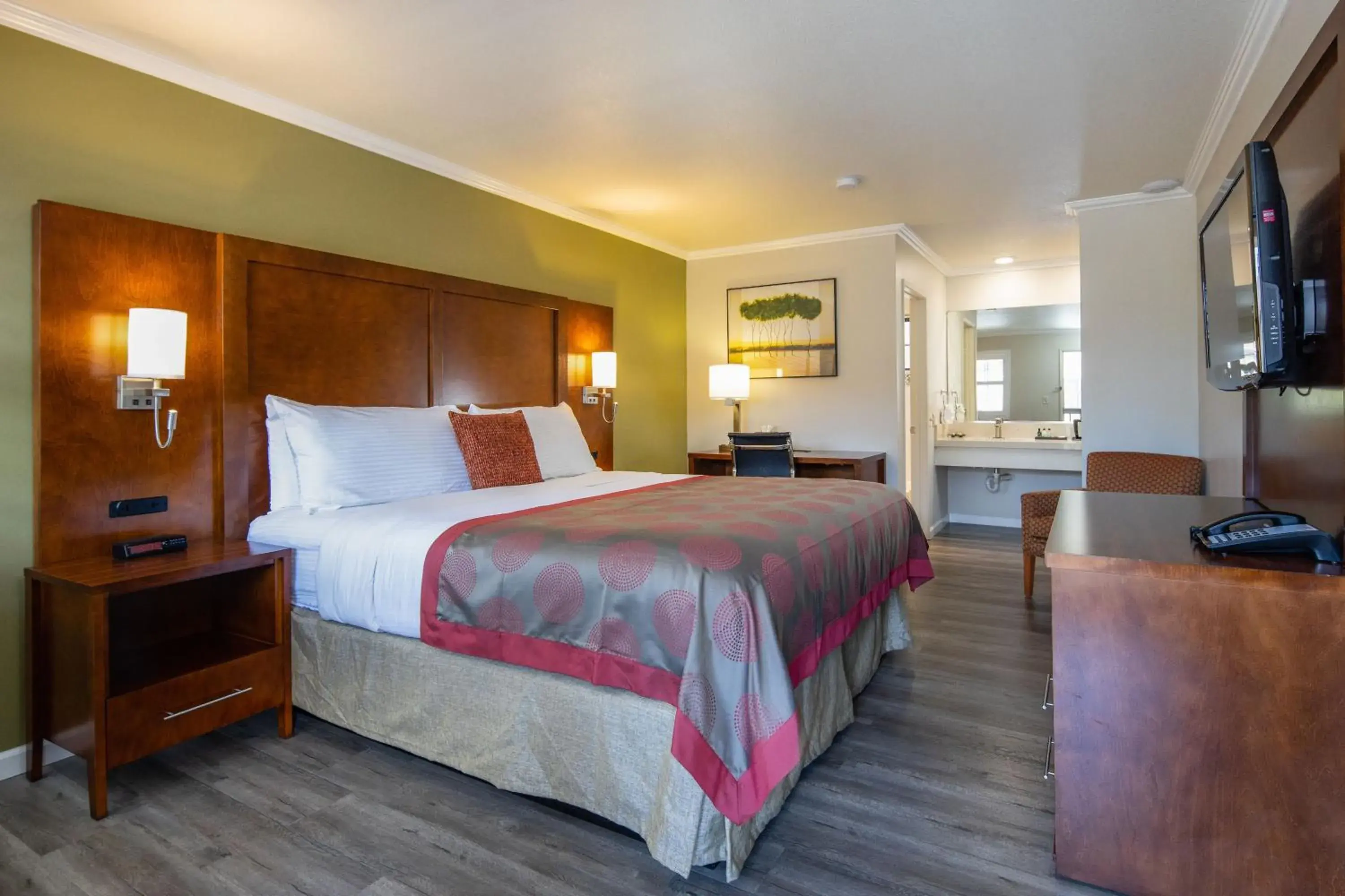 Photo of the whole room, Bed in Ramada by Wyndham Mountain View