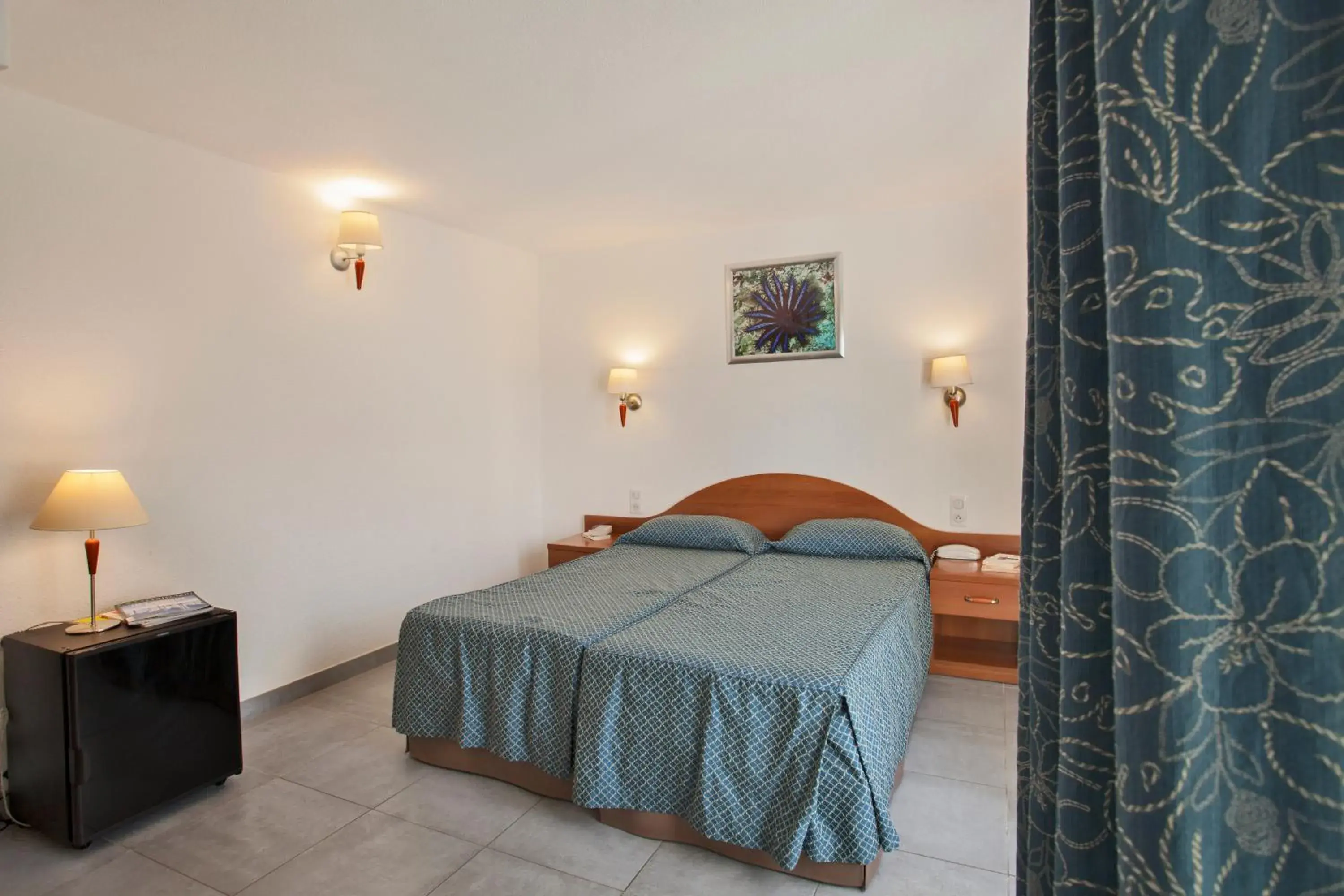 Double Room with Street View - Disability Access in Le Neptune & Spa Double Room with Street View - Disability Access in Le Neptune & Spa