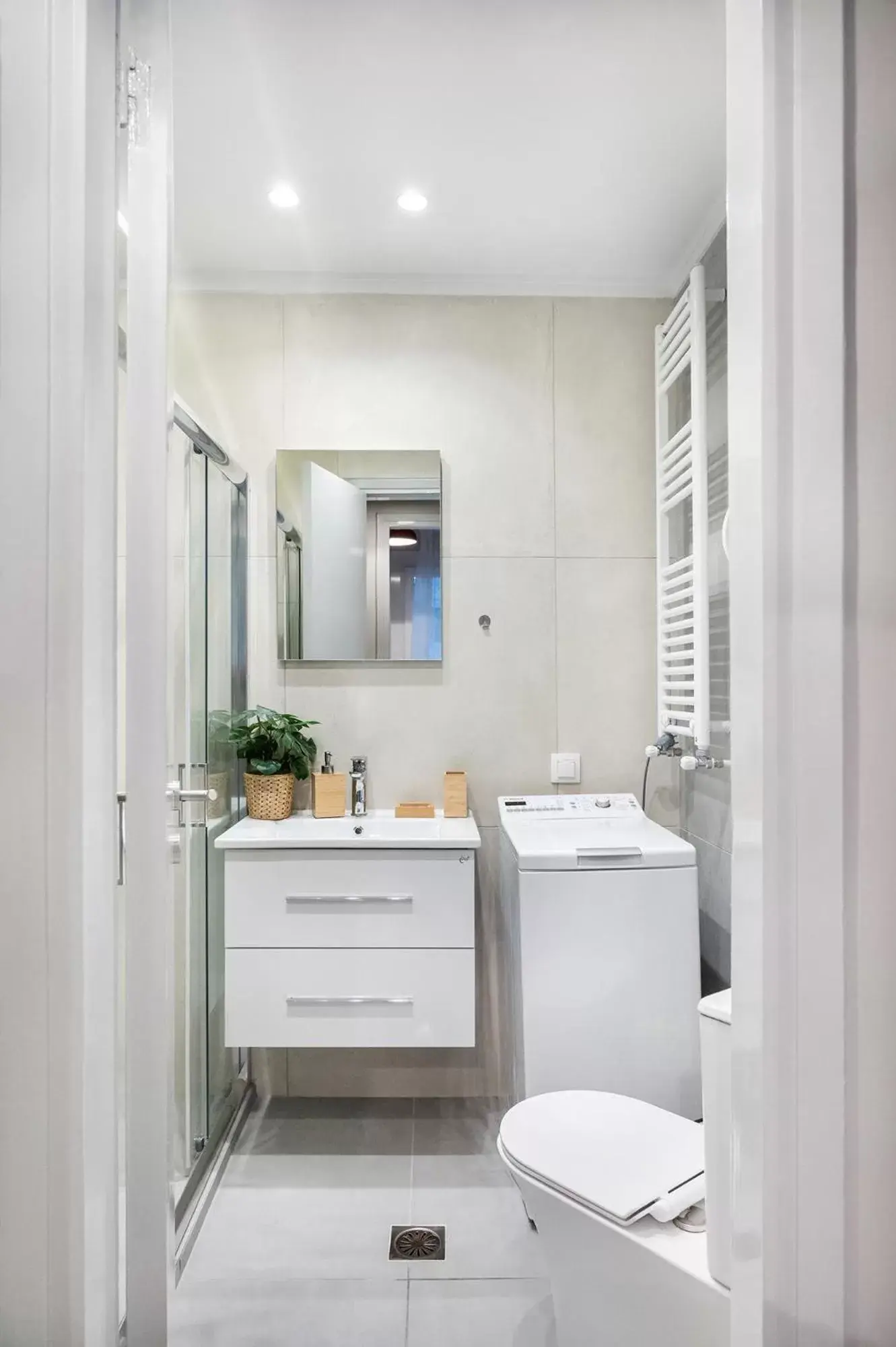 Bathroom in Porto Sea View Apartments - Kypriou