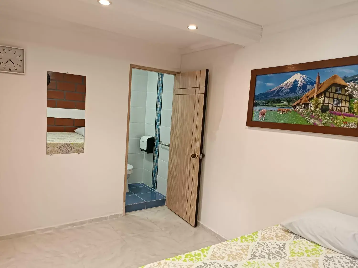 Family Cabin on Boat - single occupancy in Hotel Eterna Primavera Family Cabin on Boat - single occupancy in Hotel Eterna Primavera