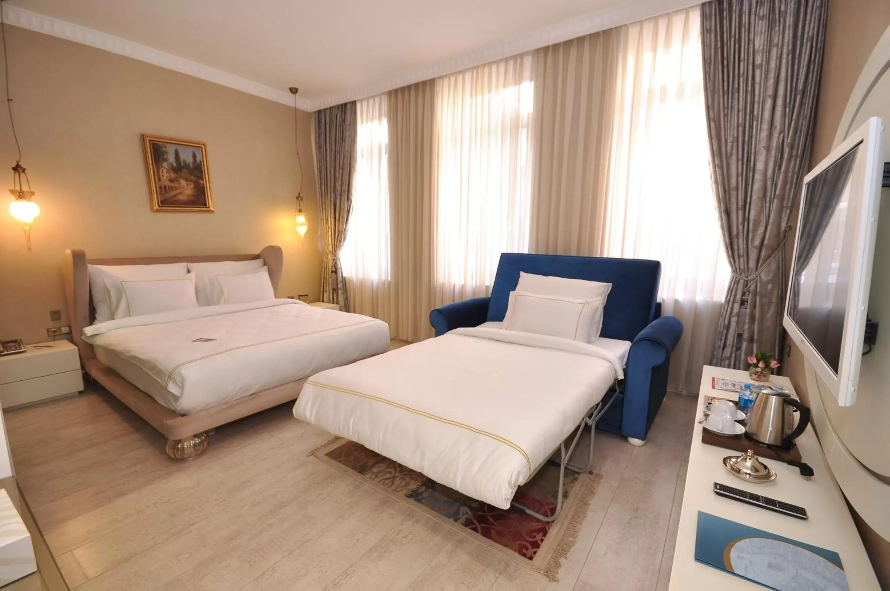 Bedroom, Bed in Nea Suites Old City