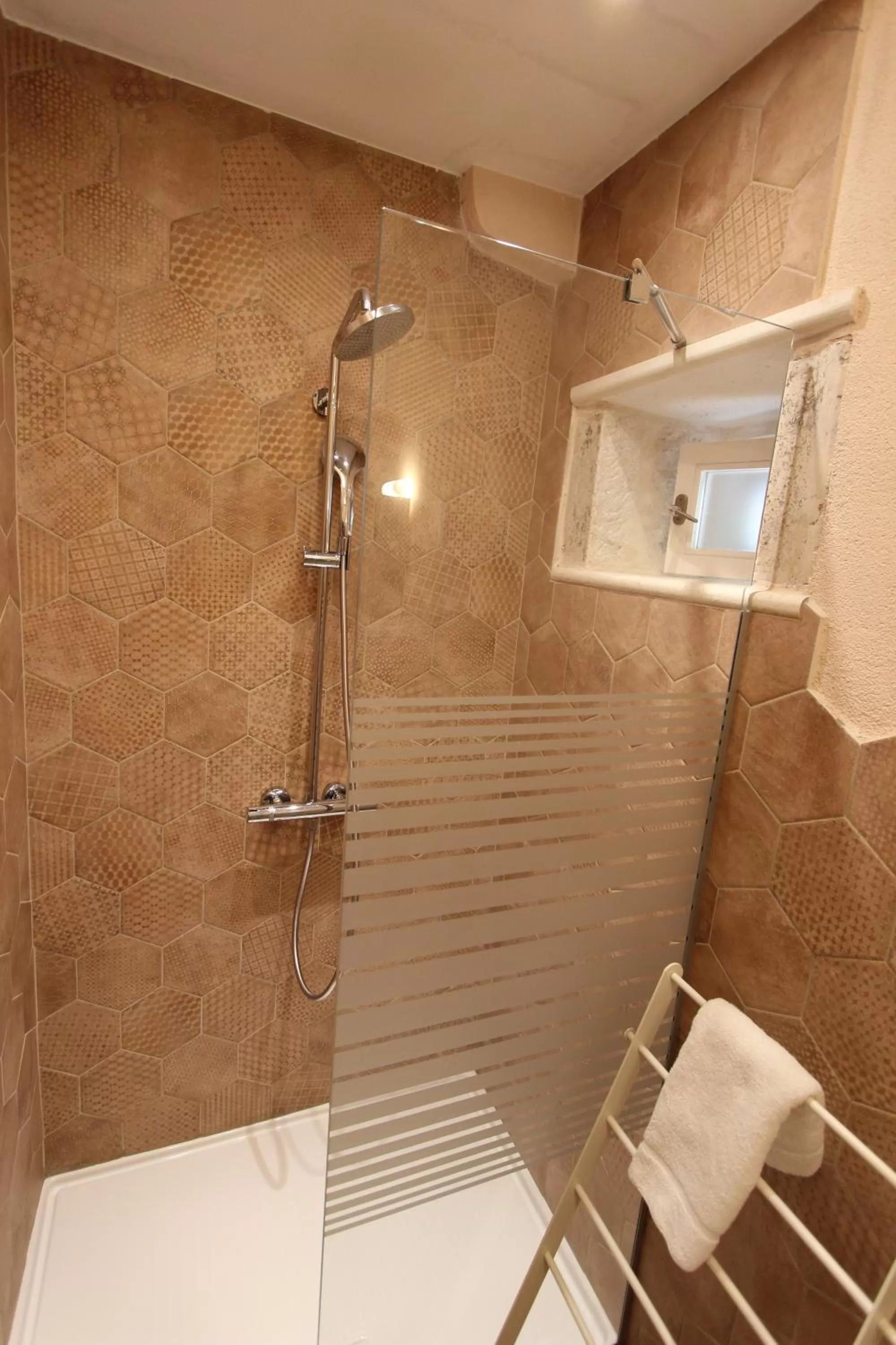 Shower in Central Apartments Integrated Hotel