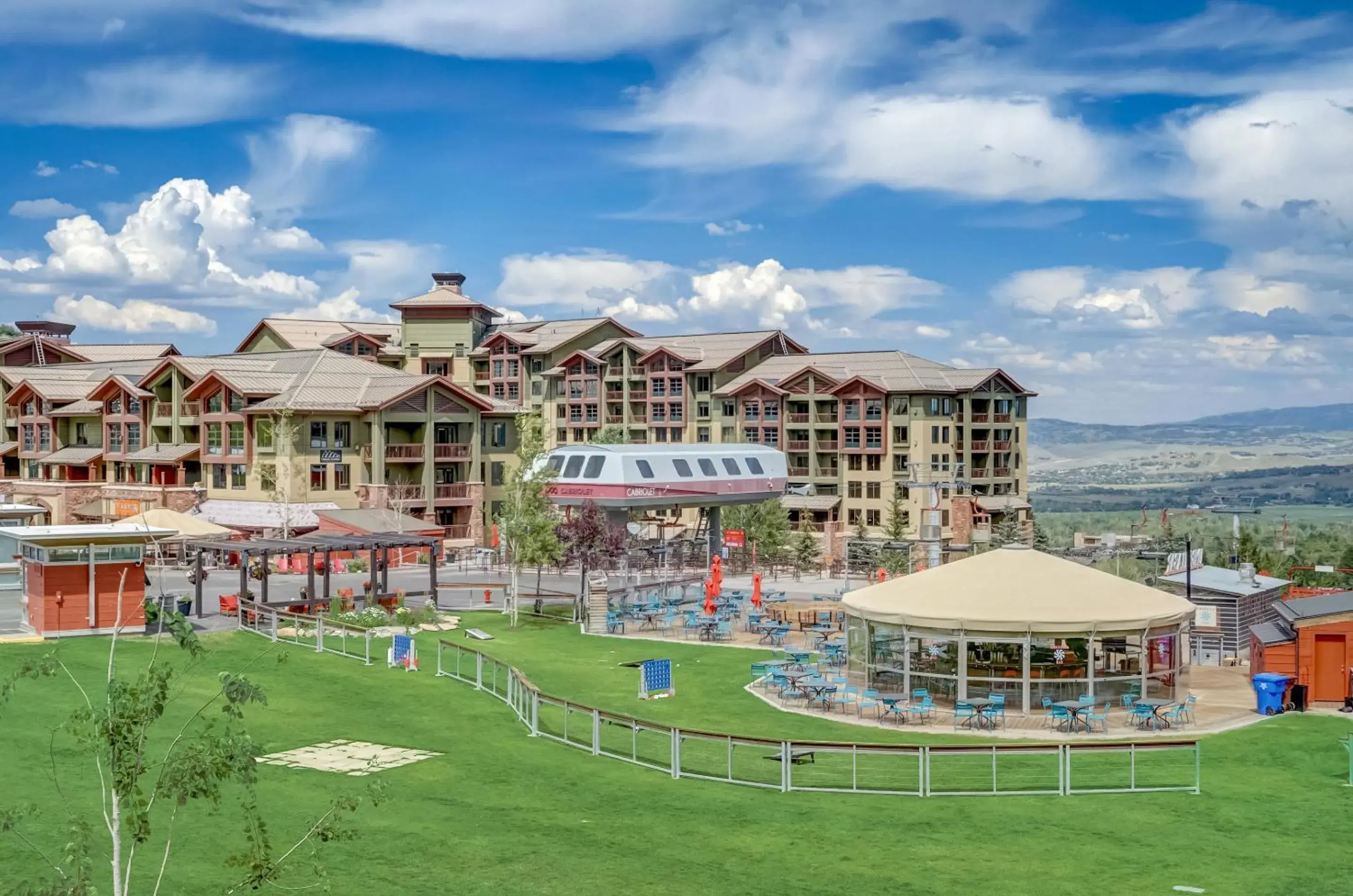 Entertainment, Property Building in Sundial Lodge by All Seasons Resort Lodging