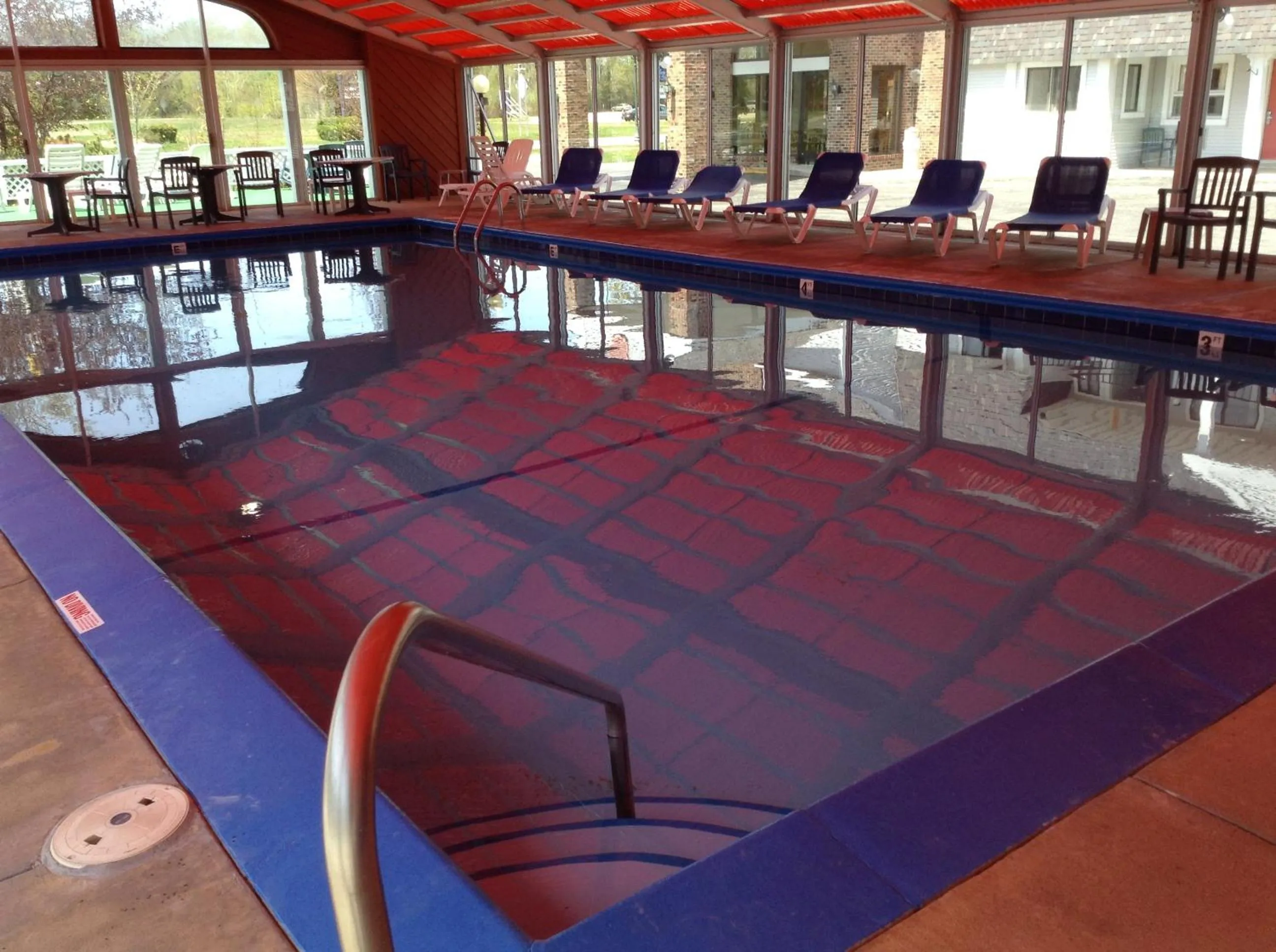 Swimming pool in Days Inn by Wyndham Mackinaw City - Lakeview