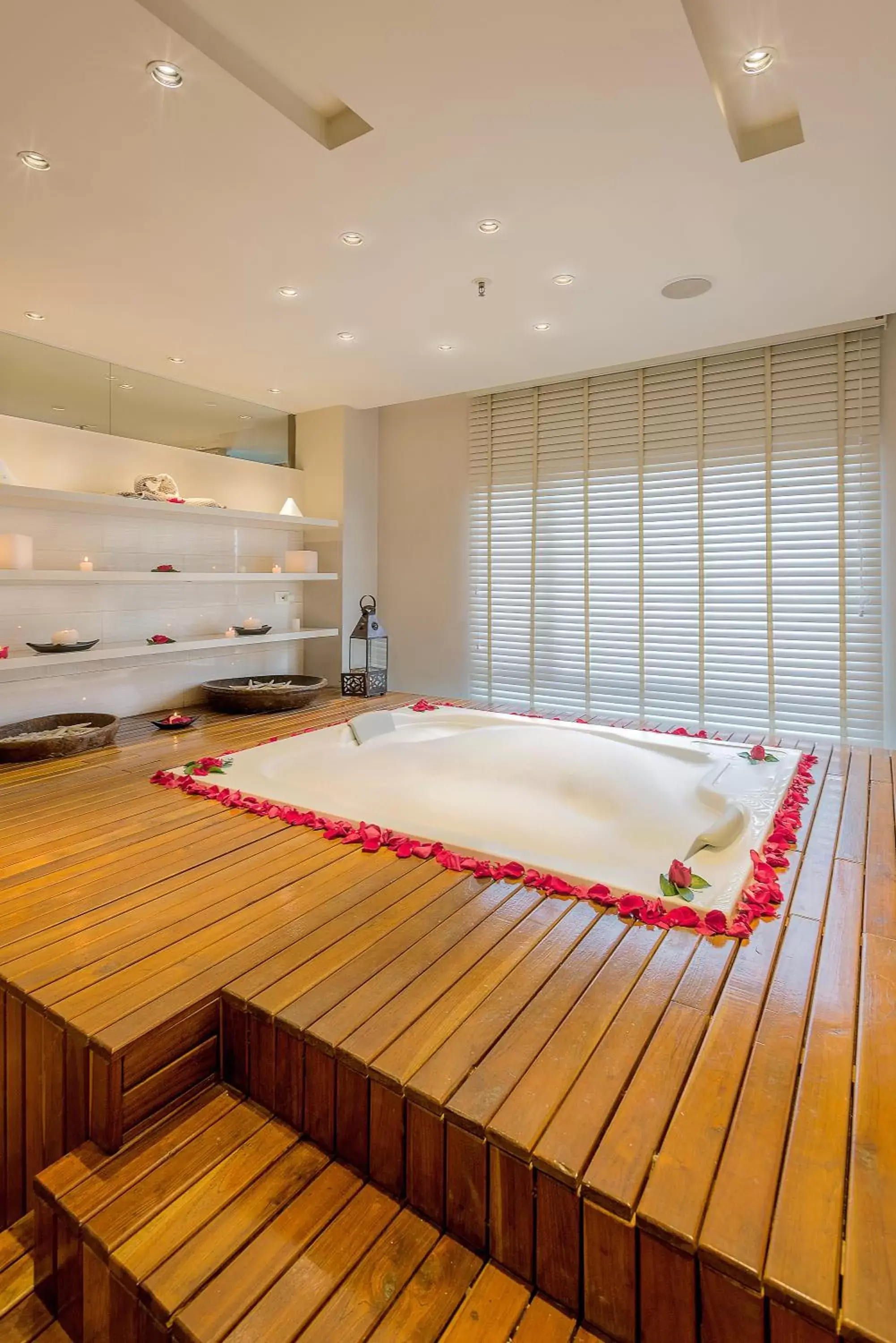 Spa and wellness centre/facilities in Casa Dann Carlton Hotel & SPA