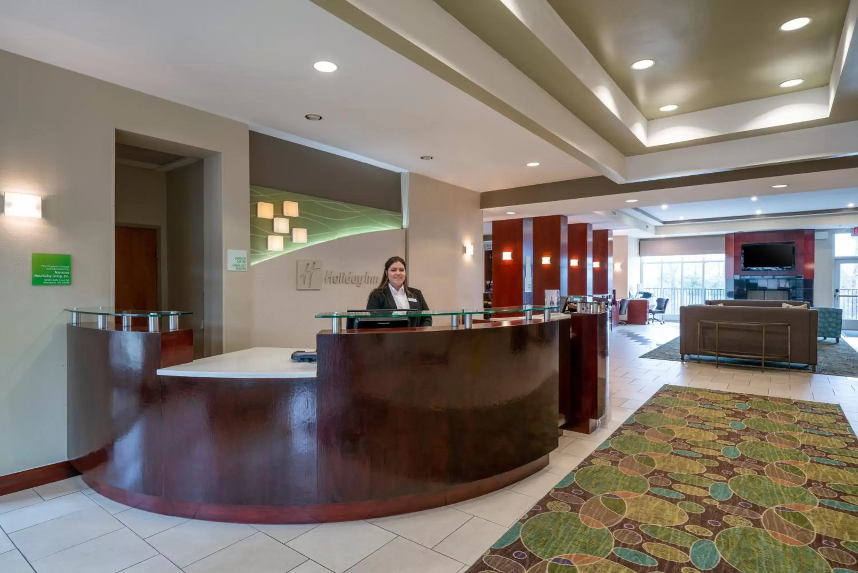 Property building, Lobby/Reception in Holiday Inn Manassas - Battlefield, an IHG Hotel