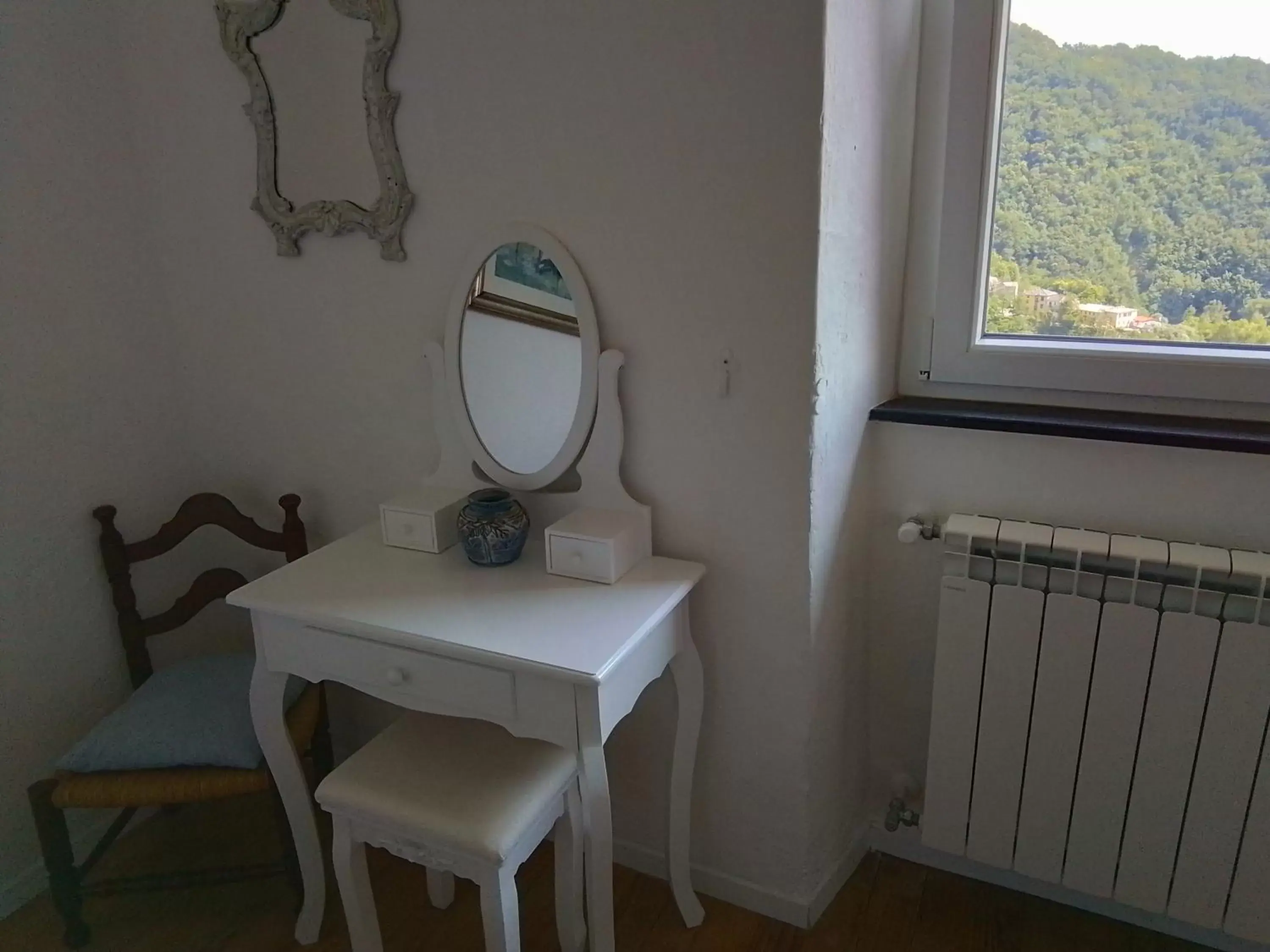 hair dresser, Dining Area in ANITA B&B