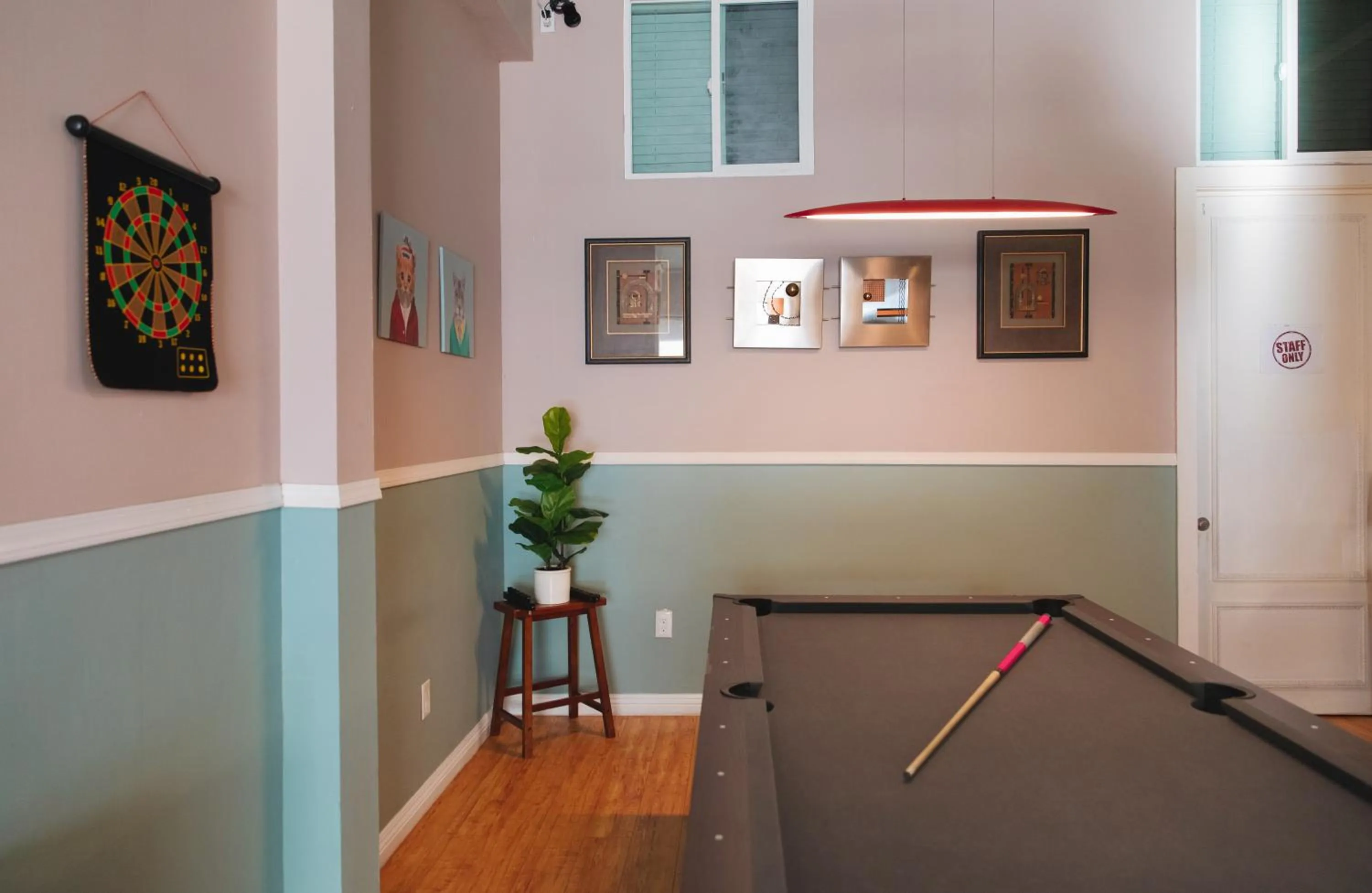 Communal lounge/ TV room in Melrose Hostel