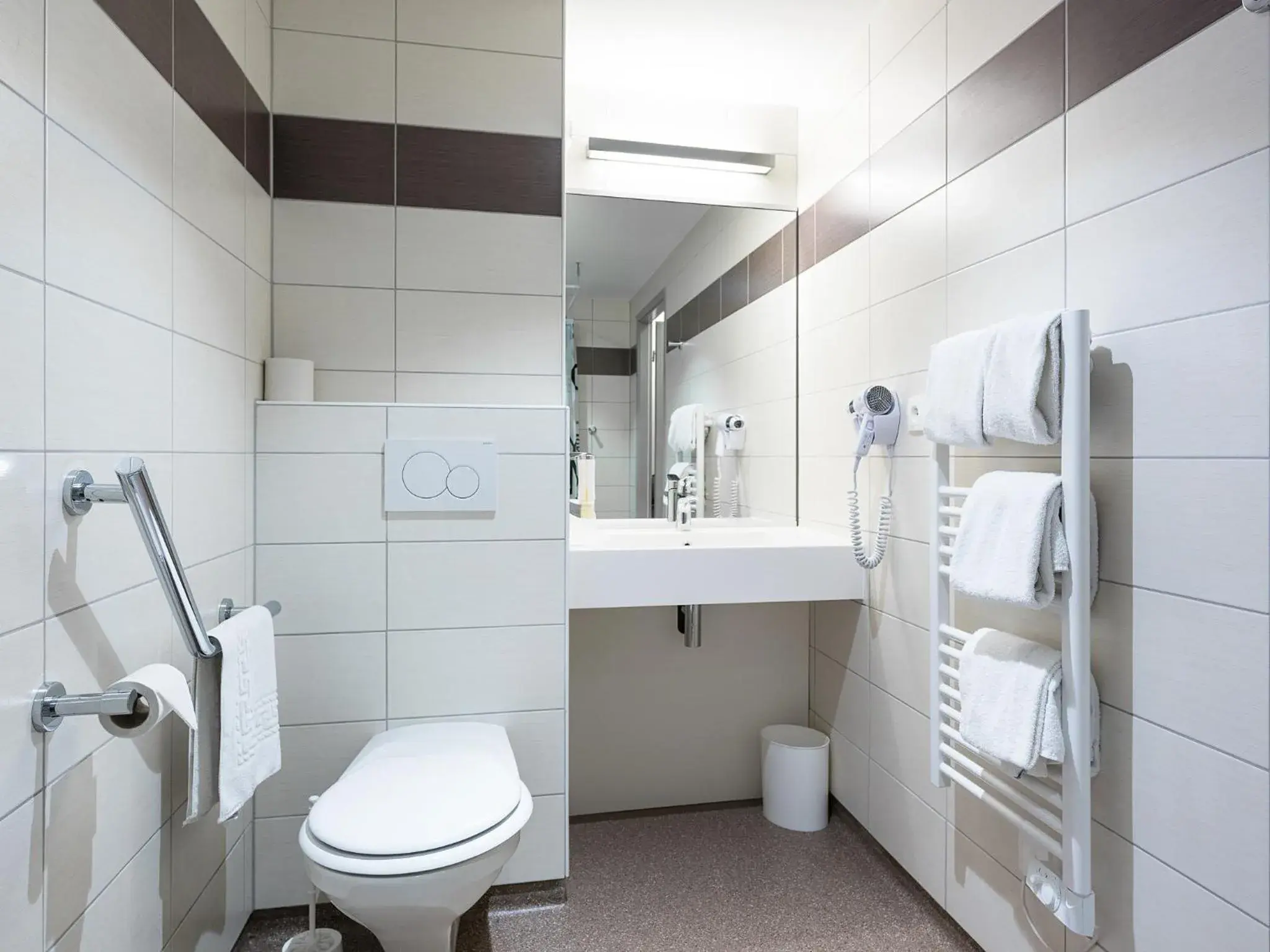 Bathroom in Greet Hotel Colmar