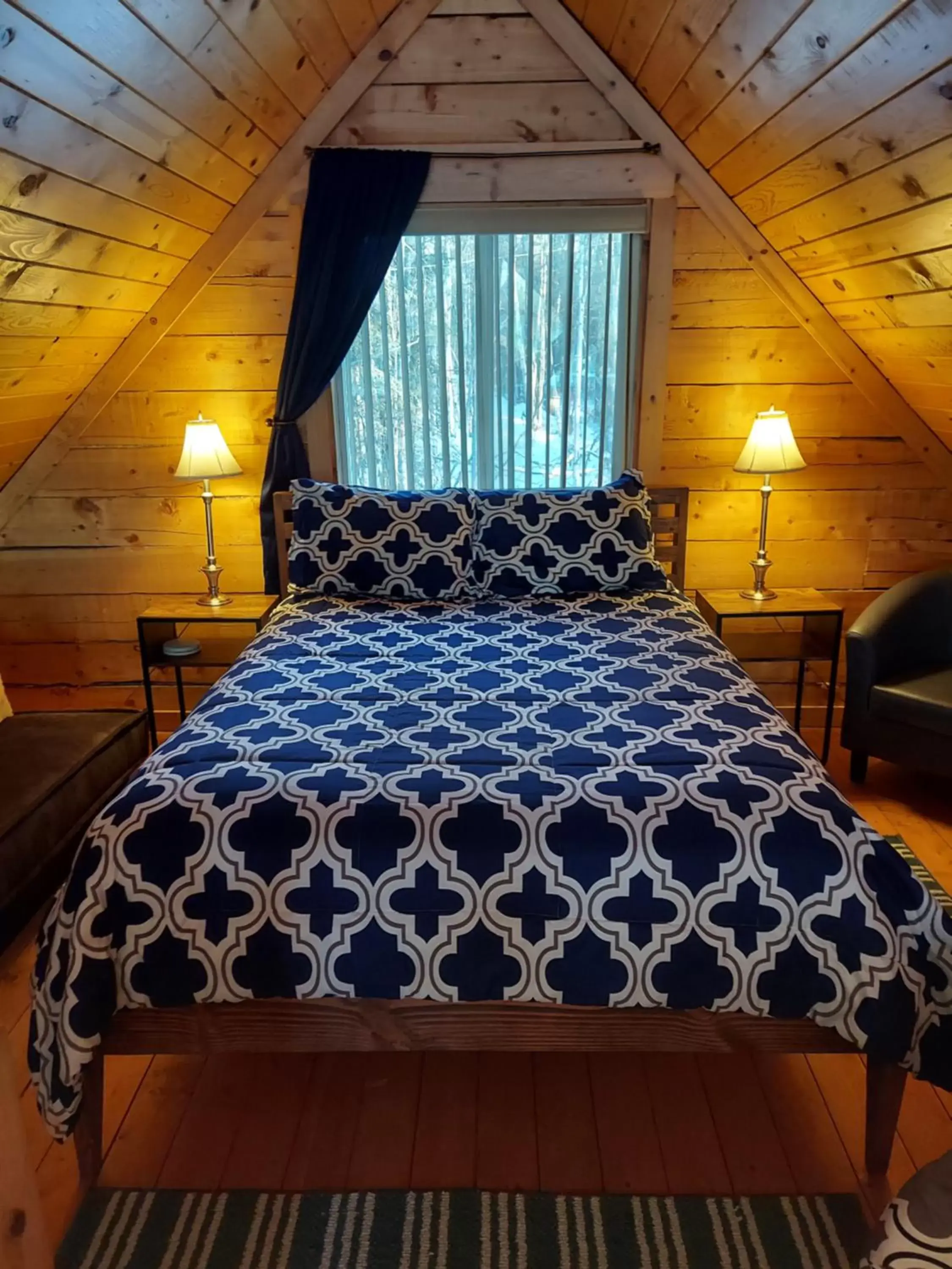 Bed in Hatcher Pass Cabins