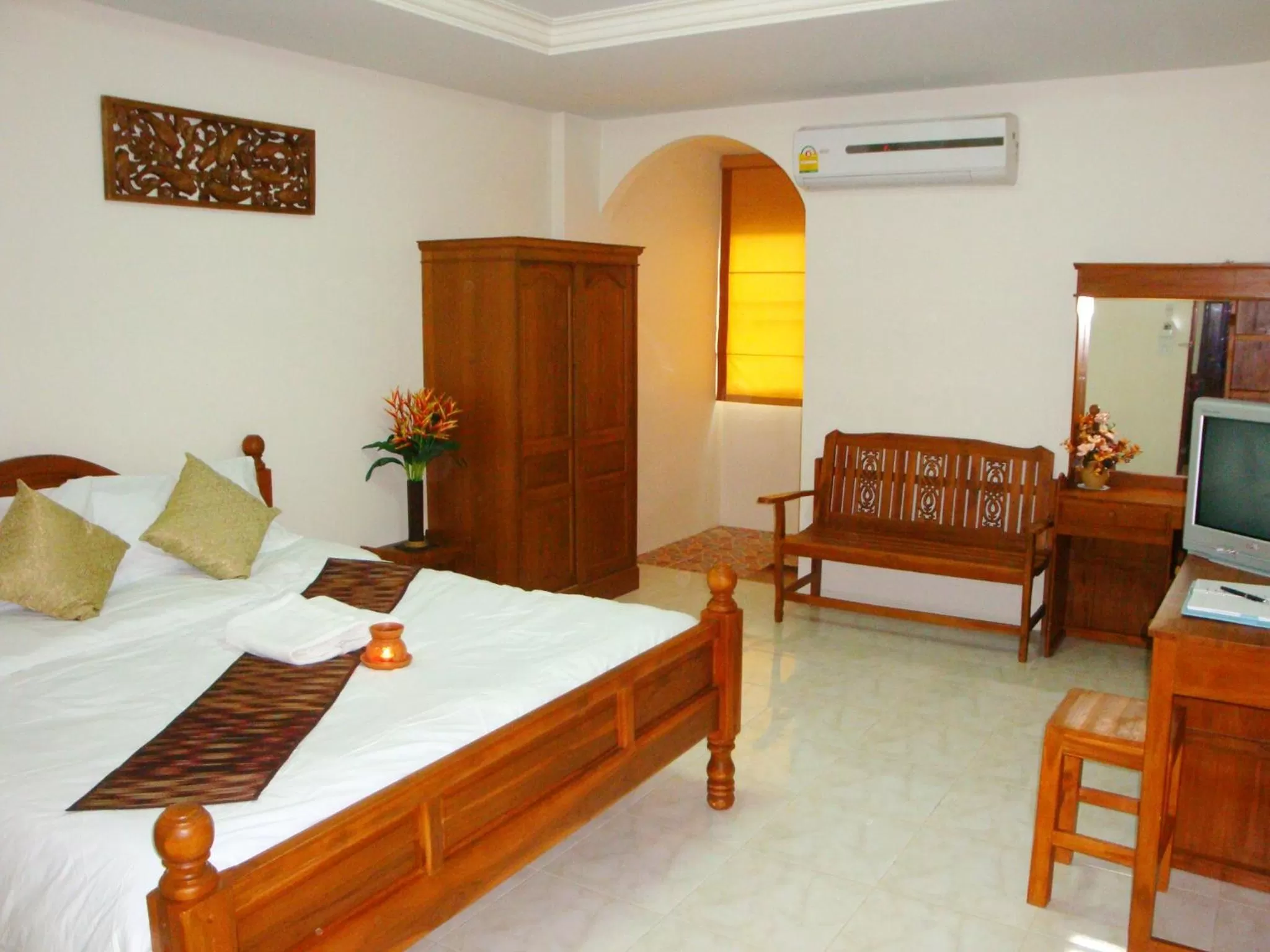 Photo of the whole room, Bed in Siam House Interplace