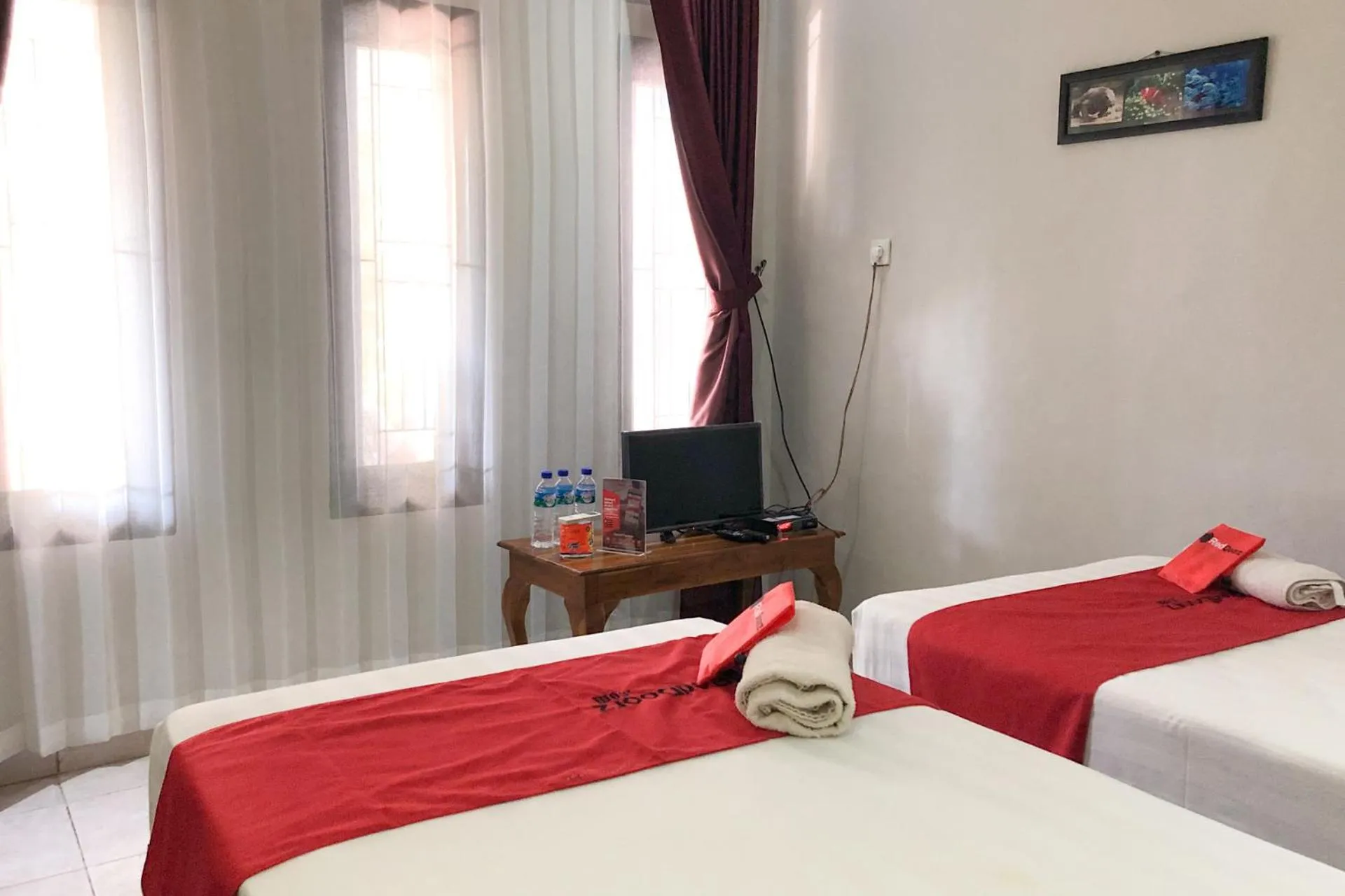 Bed in RedDoorz Syariah @ Panglima Nyak Makam Aceh