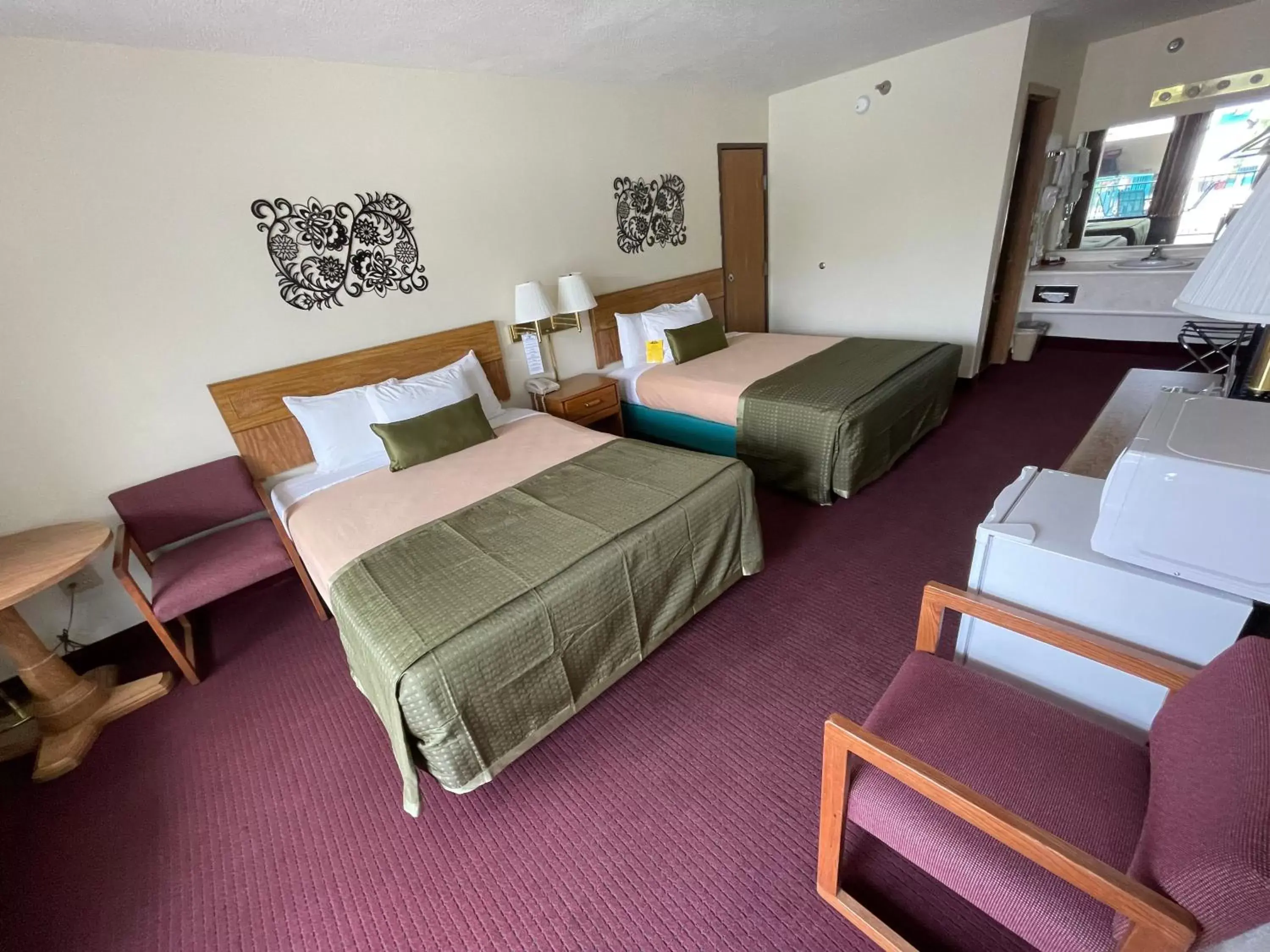 Bed in Ozark Valley Inn