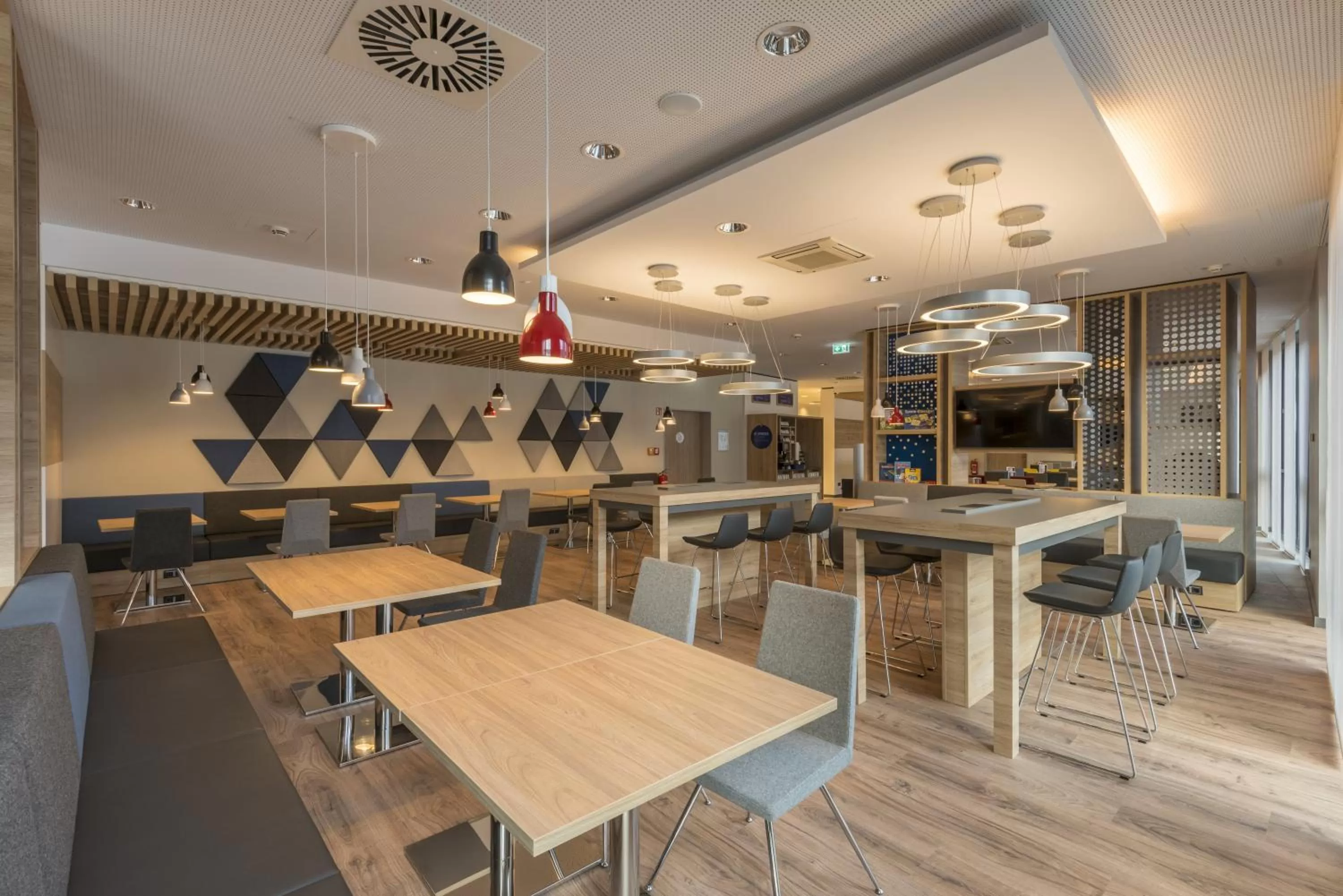 Property building in Holiday Inn Express - Wuppertal - Hauptbahnhof by IHG