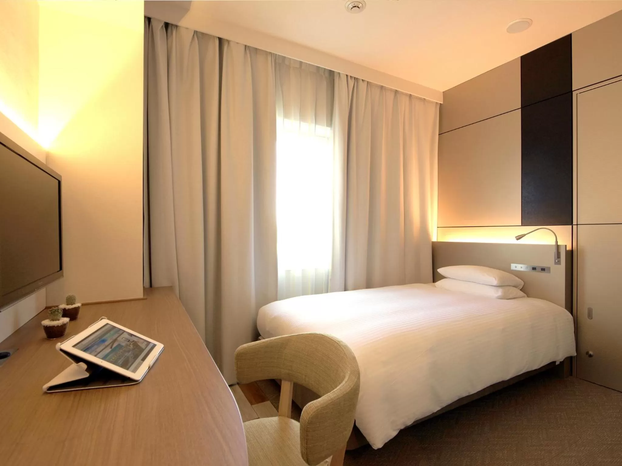 Photo of the whole room, Bed in Hotel Nikko Narita