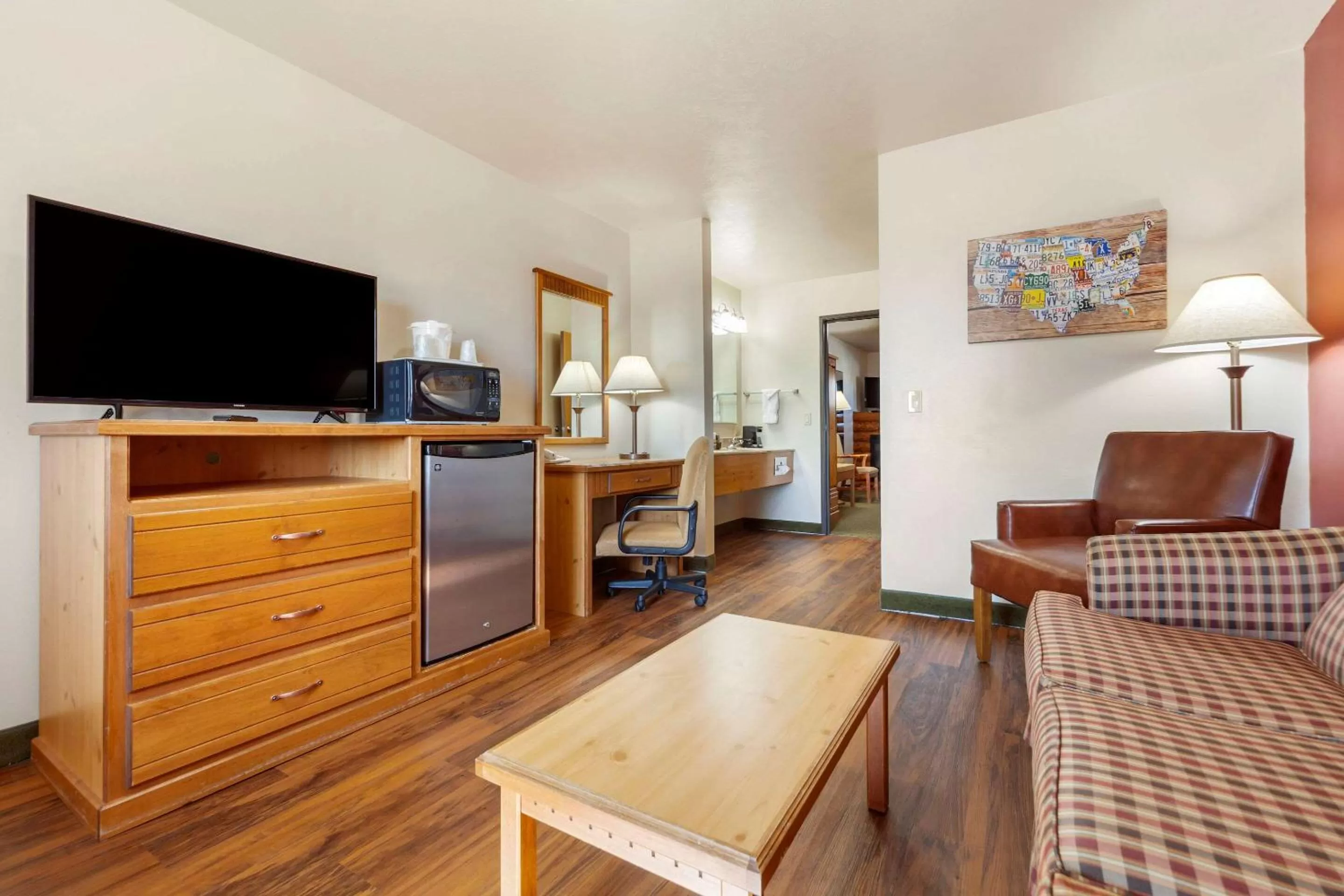 Photo of the whole room in Harmony Inn & Suites